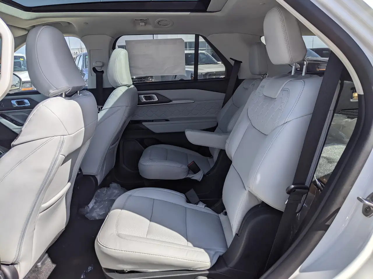 Ford Explorer photo Ford Explorer