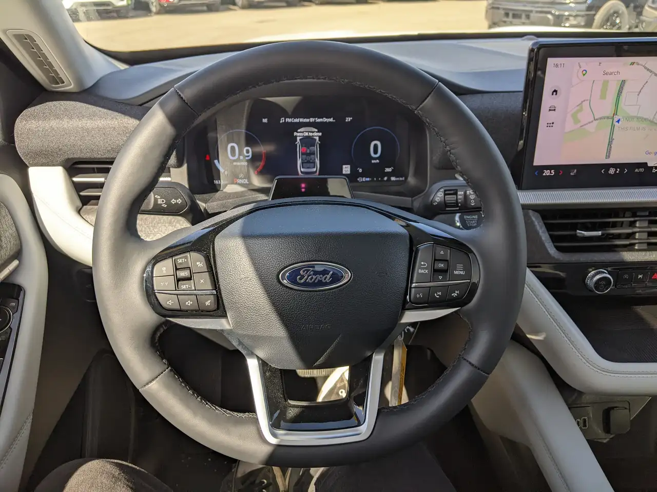 Ford Explorer photo Ford Explorer