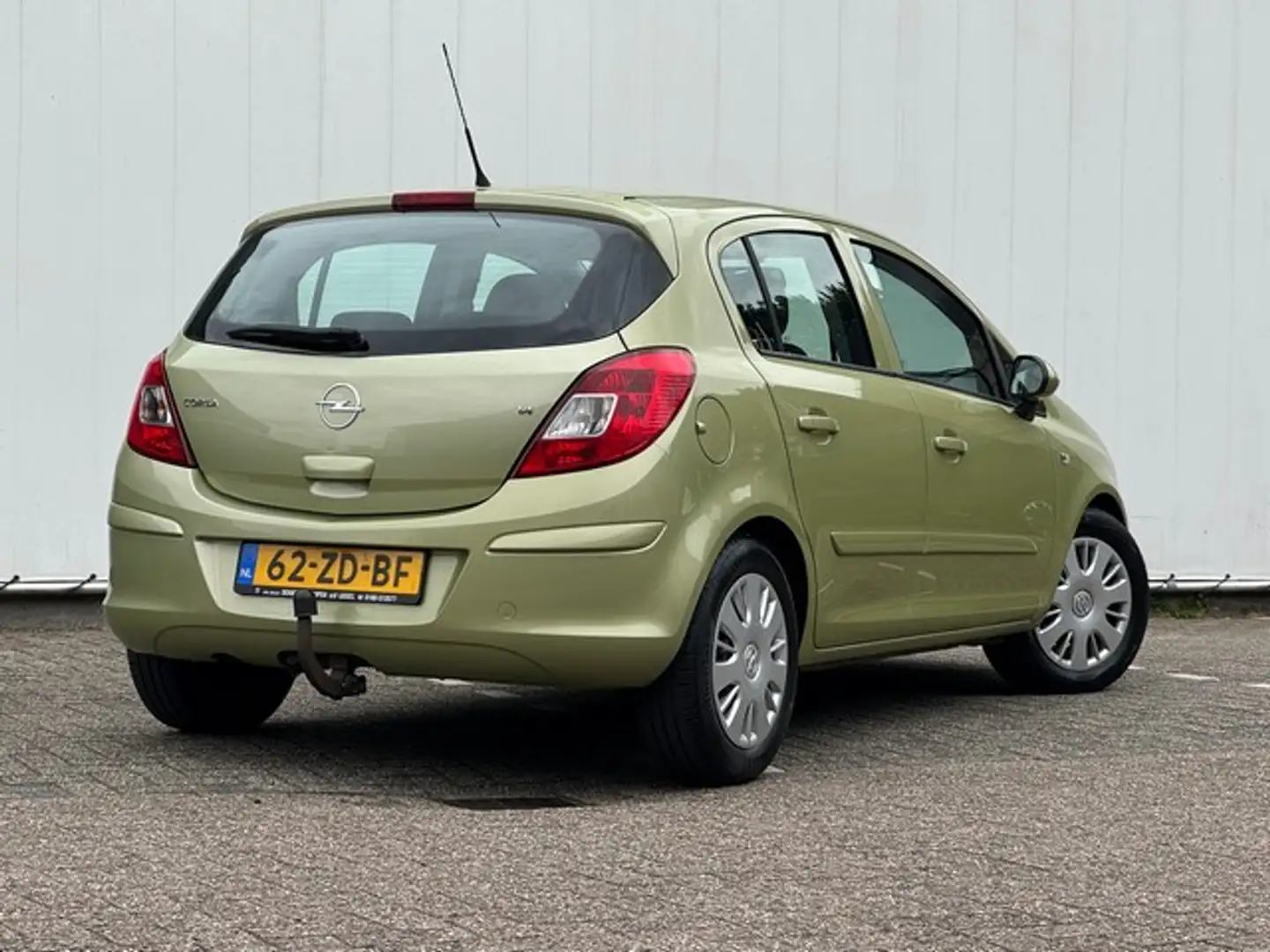 Opel Corsa 1.4 Enjoy Automaat met Airco, Trekhaak, Dealer ond Zöld - 2
