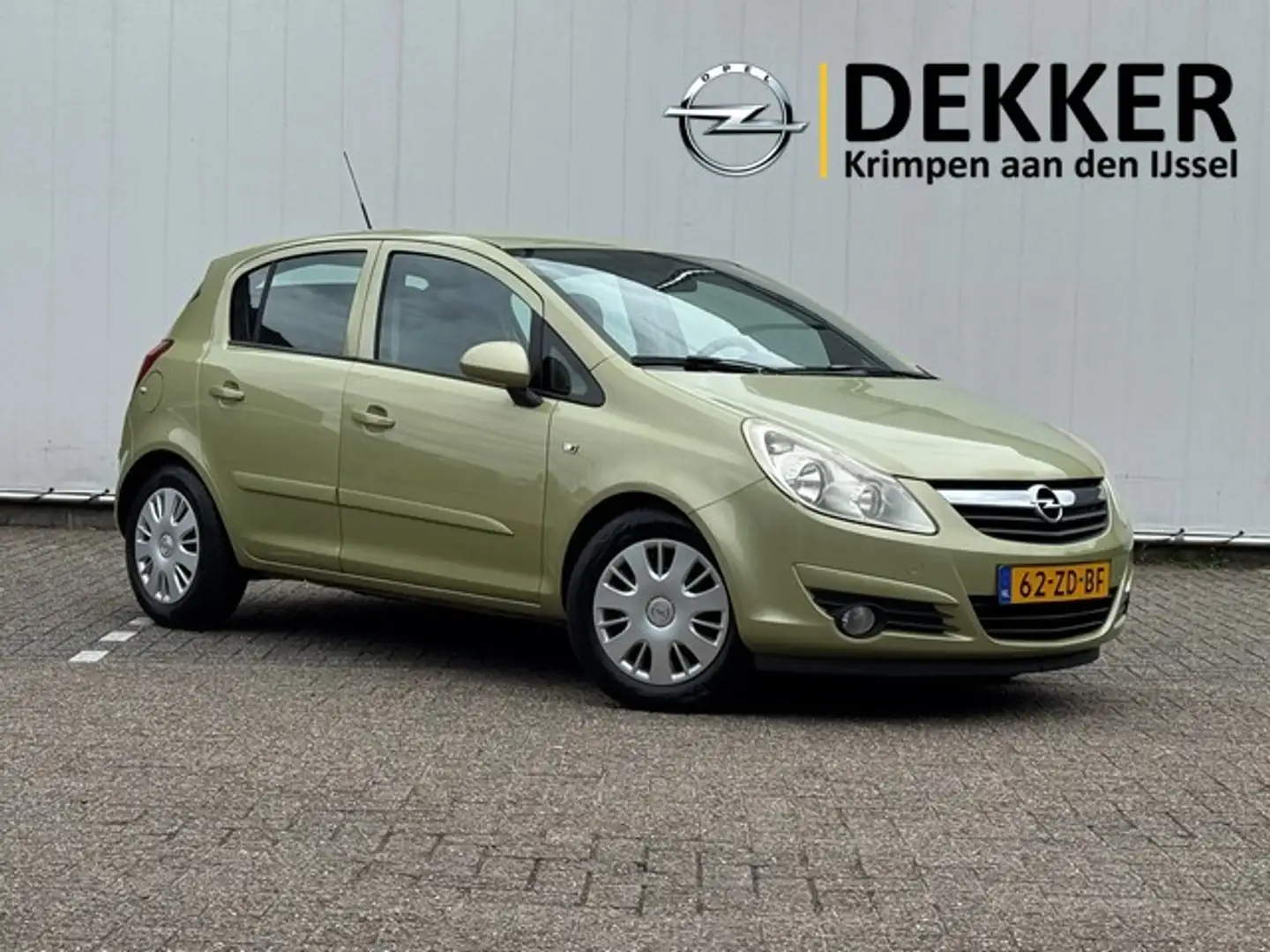 Opel Corsa 1.4 Enjoy Automaat met Airco, Trekhaak, Dealer ond Zöld - 1