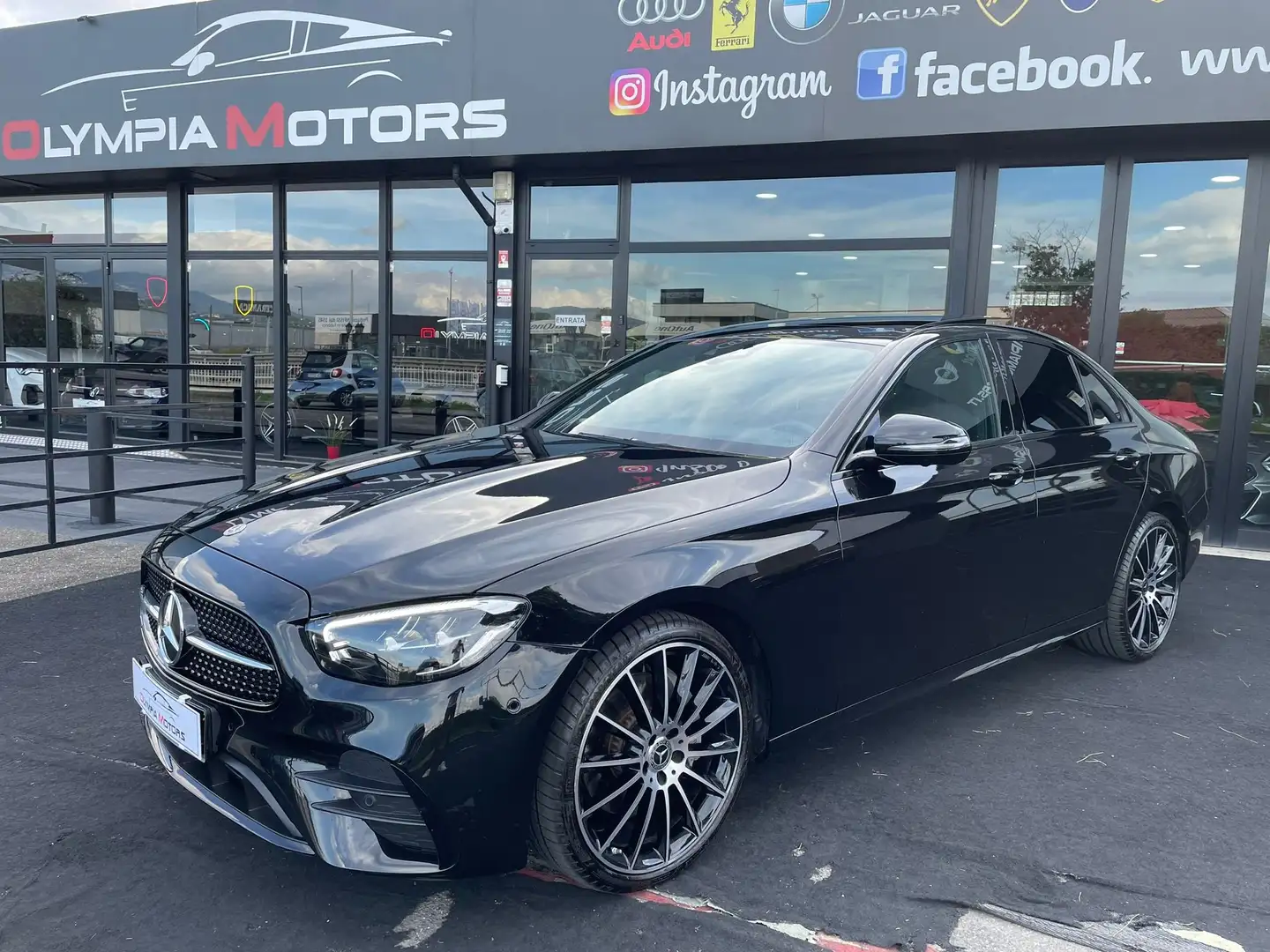 Mercedes-Benz E 220 D BERLINA AMG PREMIUM LED TETTO KAMERA 20 PELLE Nero - 1