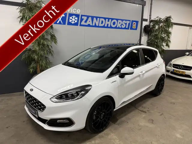 Ford Fiesta 1.0 EcoBoost Hybrid Vignale // Pano // Vol Led Ver
