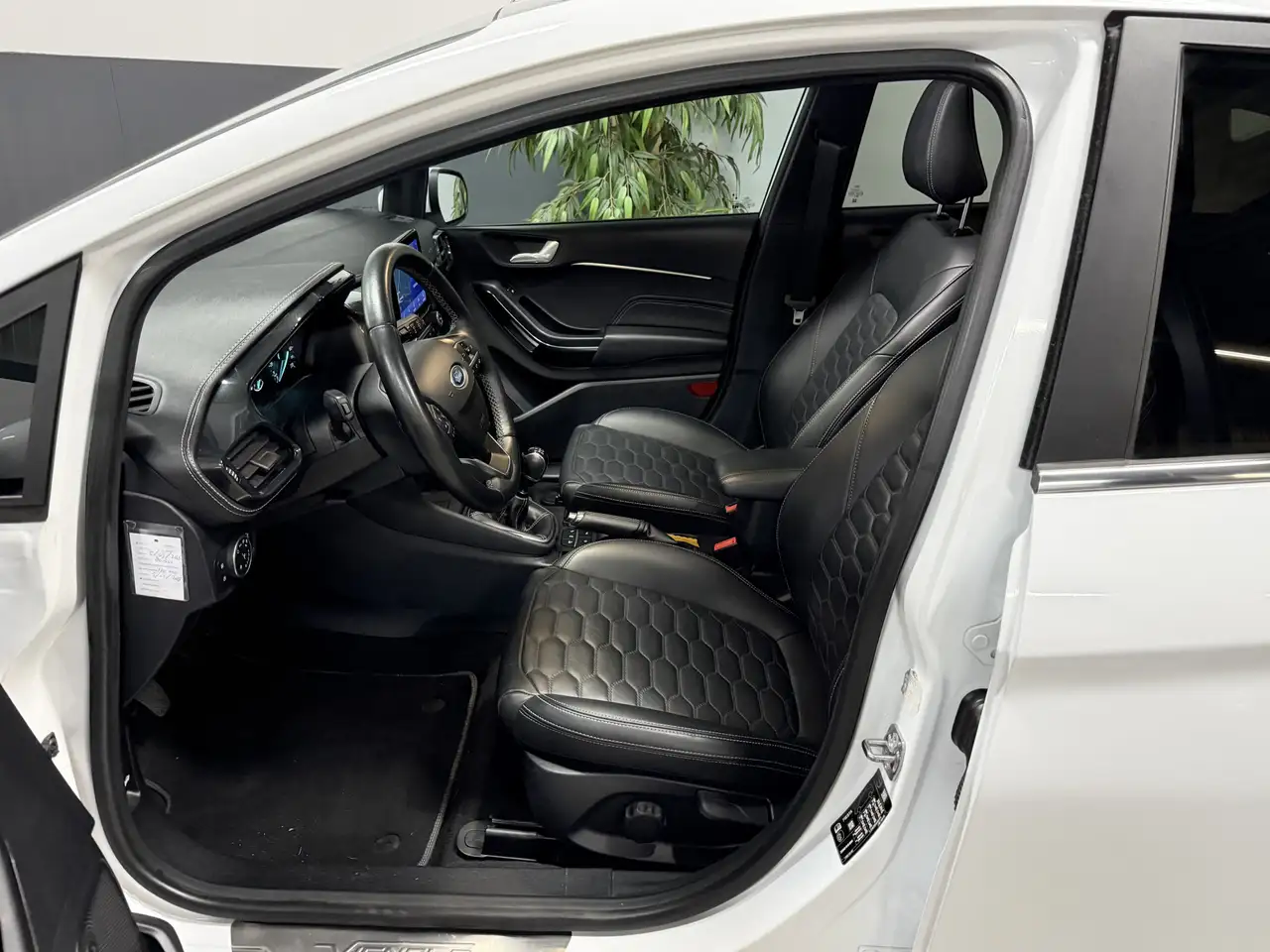 Ford Fiesta 1.0 EcoBoost Hybrid Vignale // Pano // Vol Led, миниатюра 13