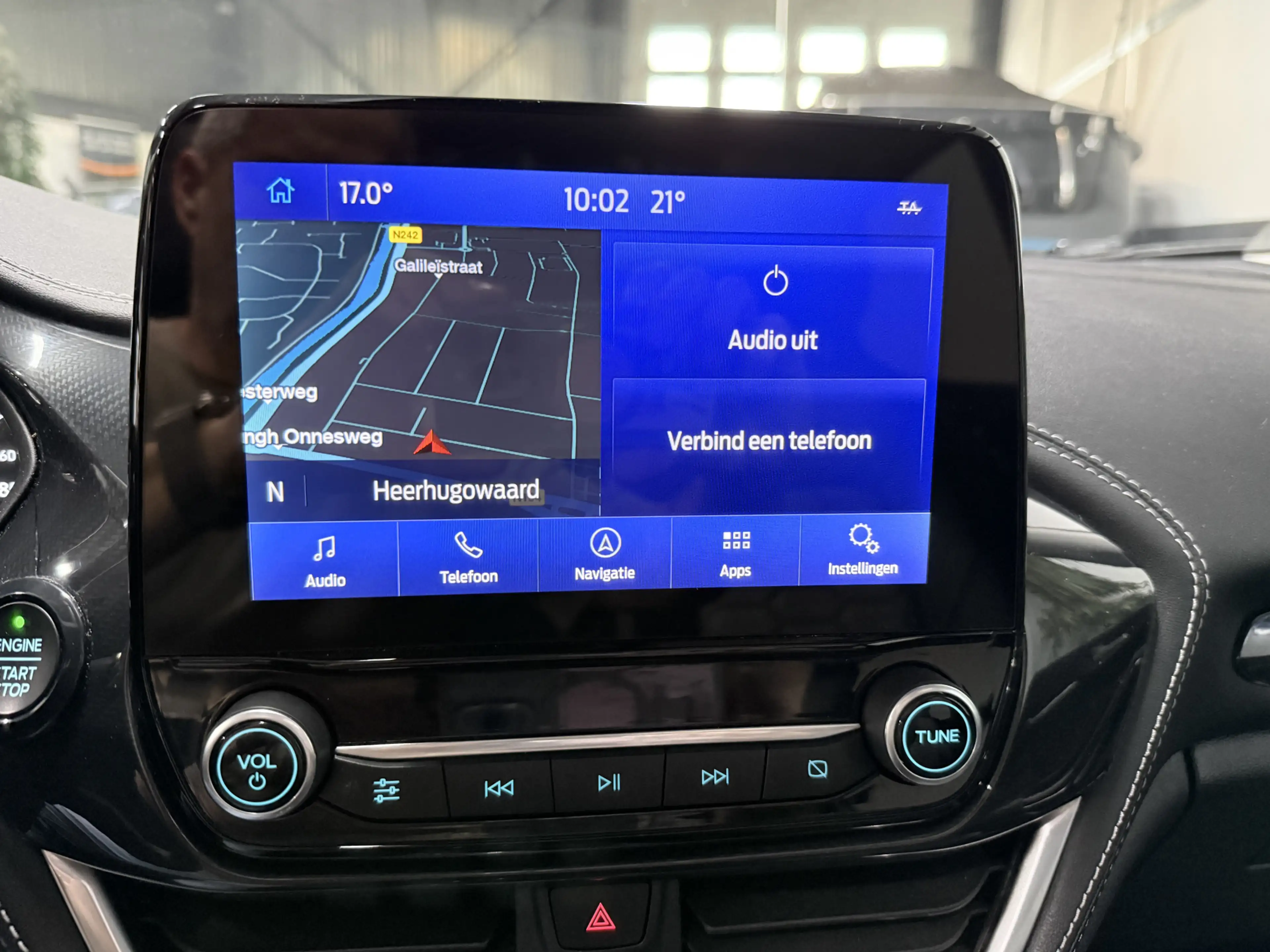 Ford Fiesta 1.0 EcoBoost Hybrid Vignale // Pano // Vol Led — photo 18