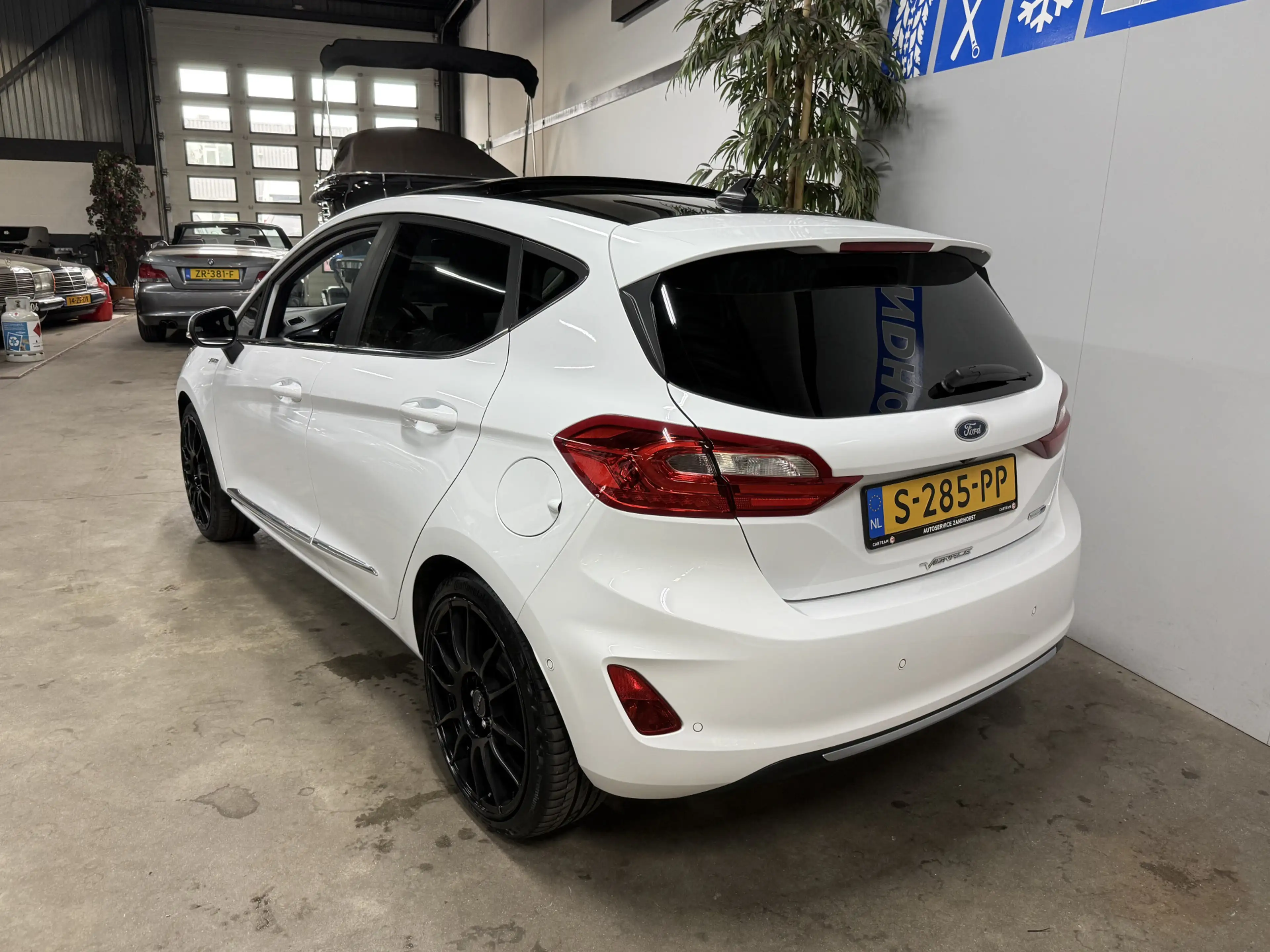 Ford Fiesta 1.0 EcoBoost Hybrid Vignale // Pano // Vol Led — photo 6