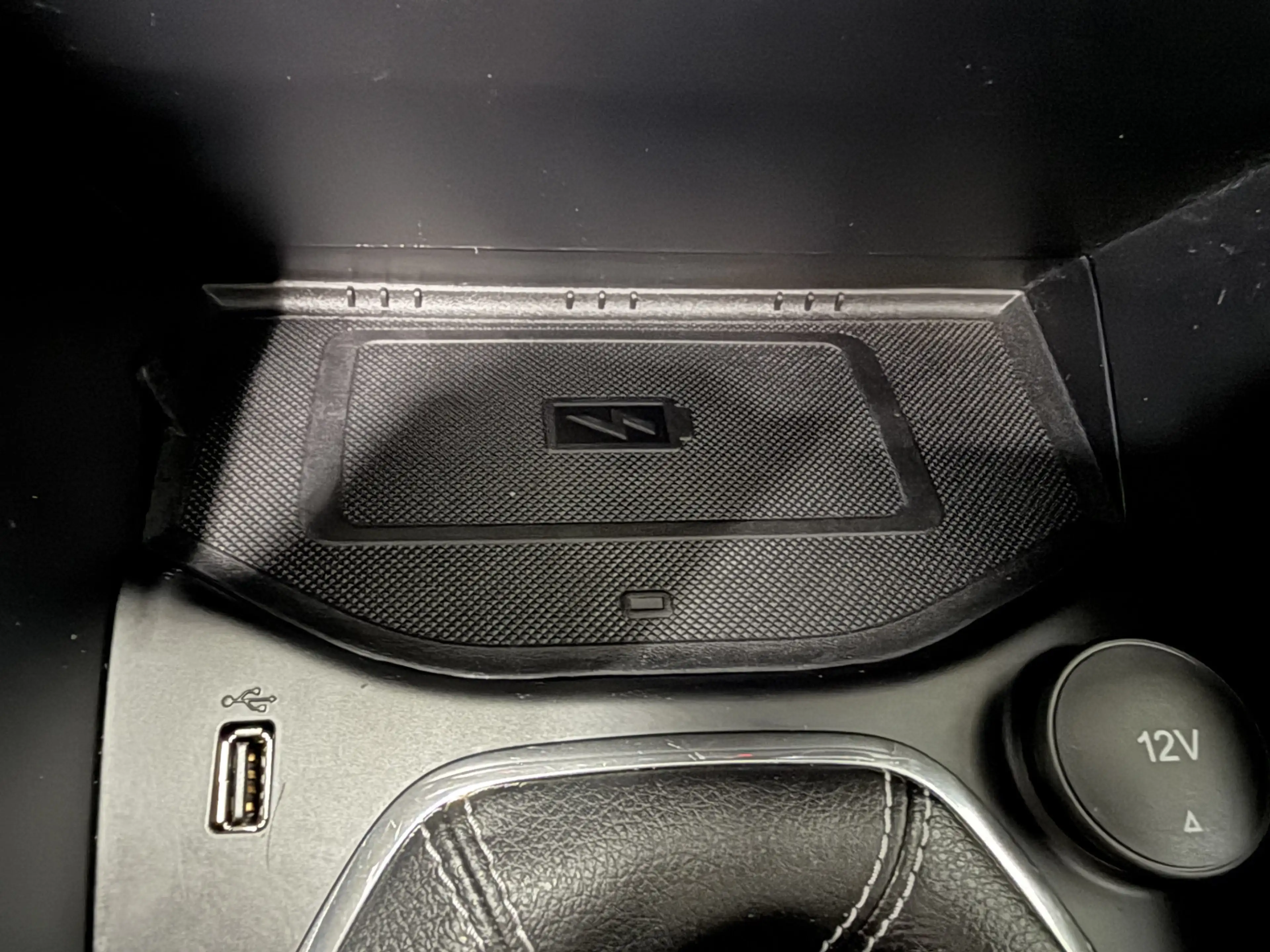 Ford Fiesta 1.0 EcoBoost Hybrid Vignale // Pano // Vol Led — photo 22