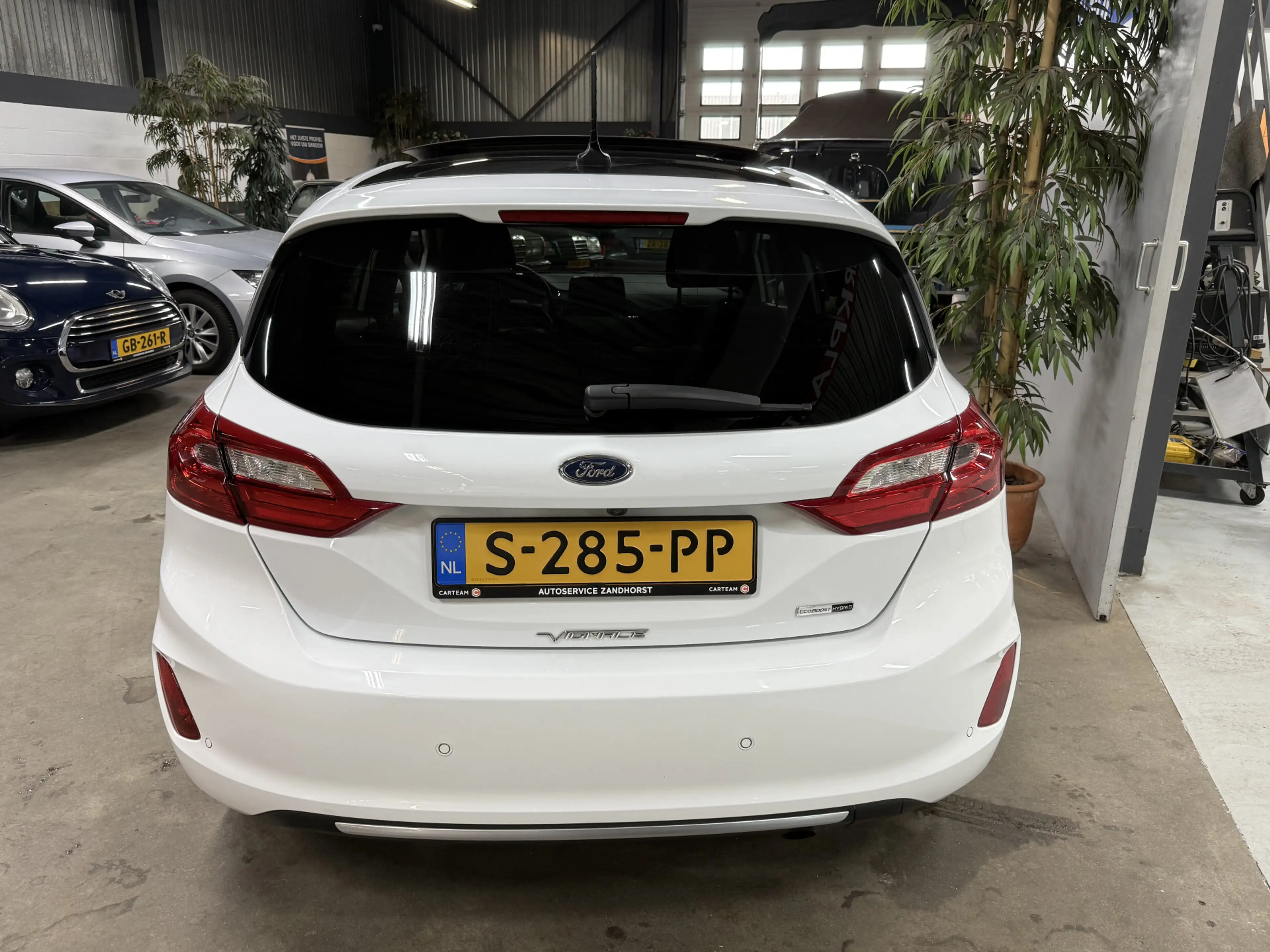 Ford Fiesta 1.0 EcoBoost Hybrid Vignale // Pano // Vol Led — photo 5