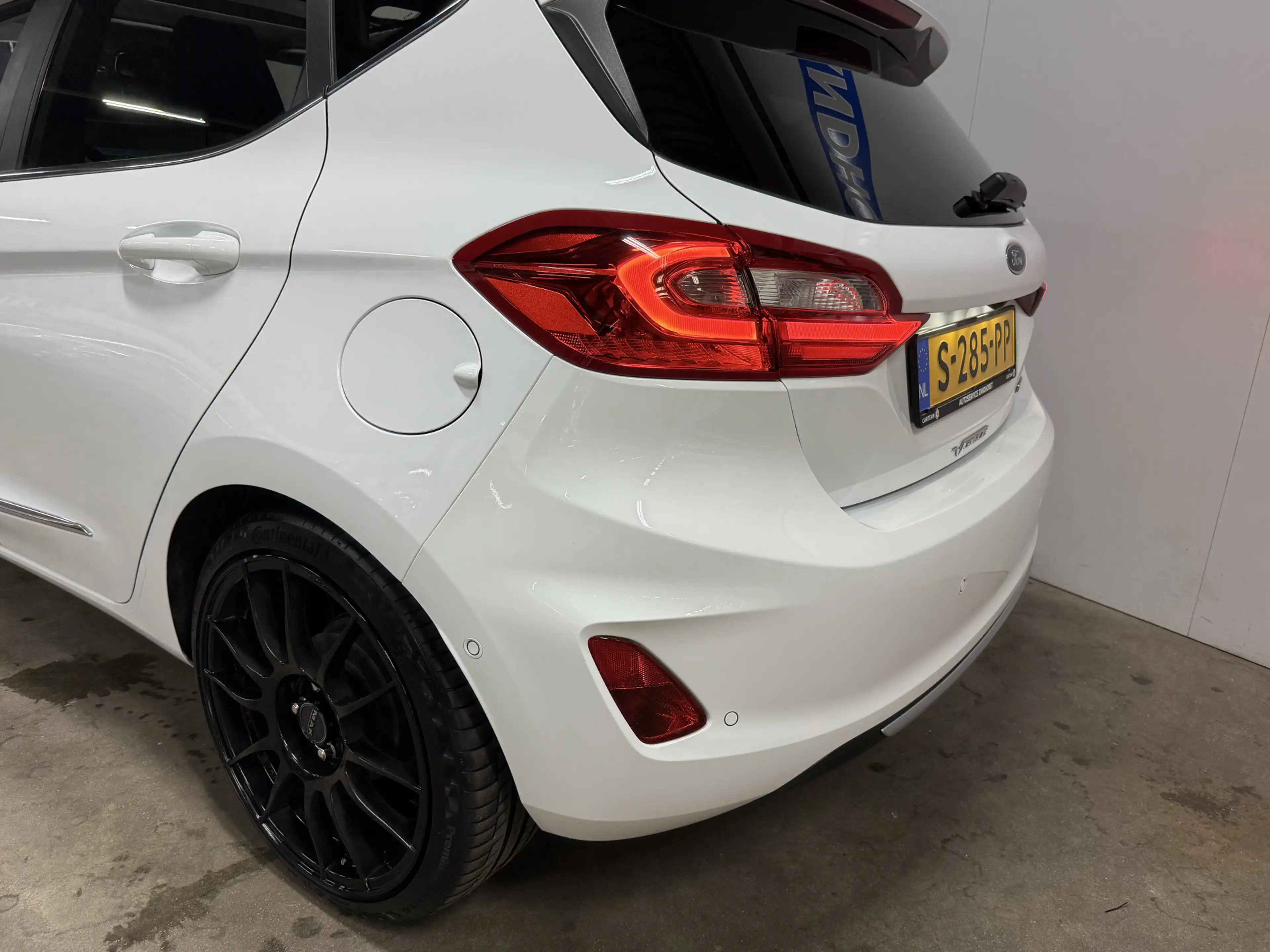 Ford Fiesta 1.0 EcoBoost Hybrid Vignale // Pano // Vol Led — photo 12