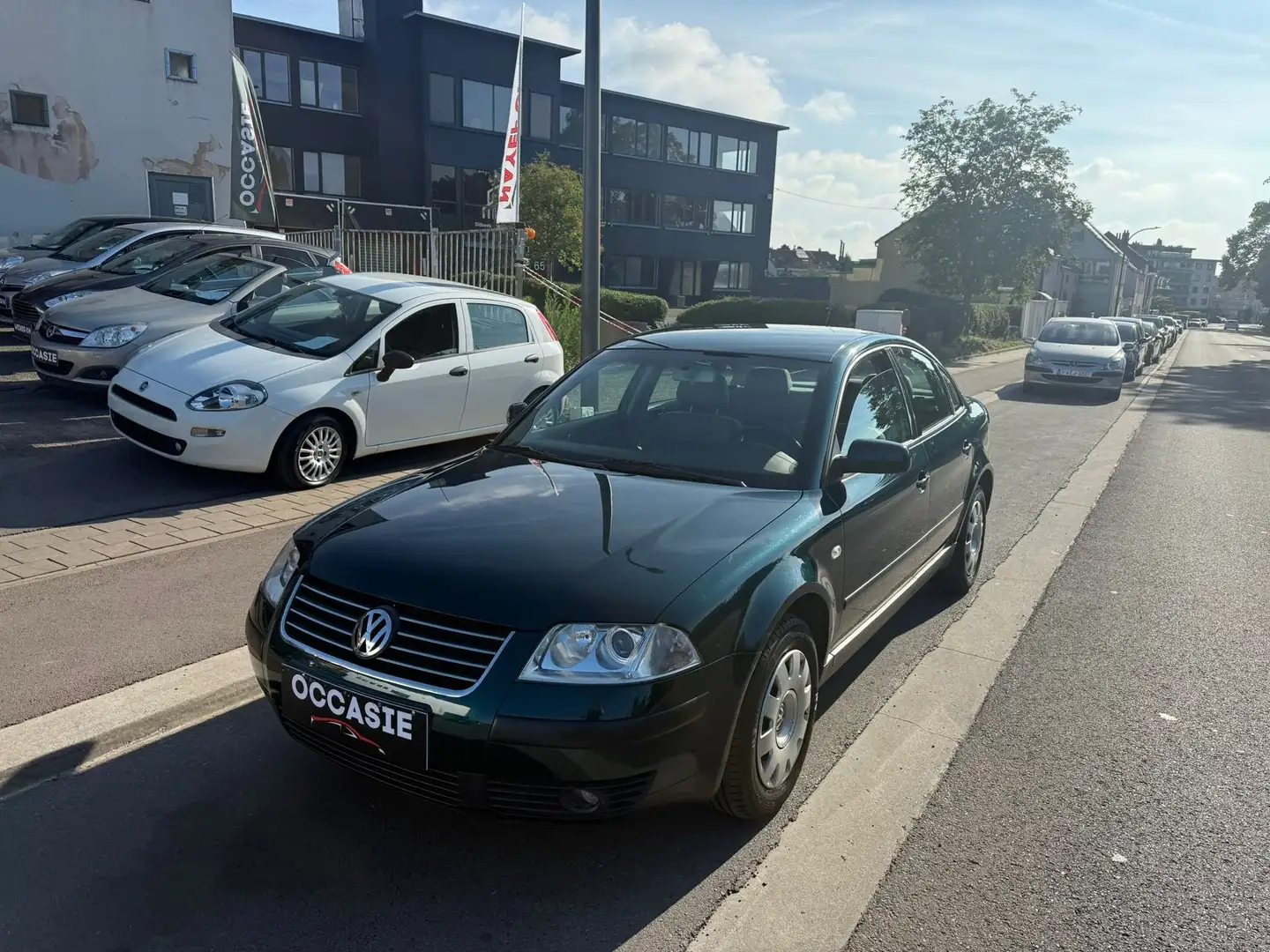 Volkswagen Passat 1.6i Comfortline**12M GARANTIE** - 1