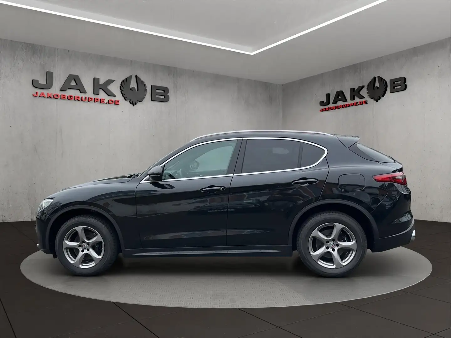 Alfa Romeo Stelvio Super Q4 2,0 Ltr. - 206 kW Turbo KAT 206 kW (28... Schwarz - 2