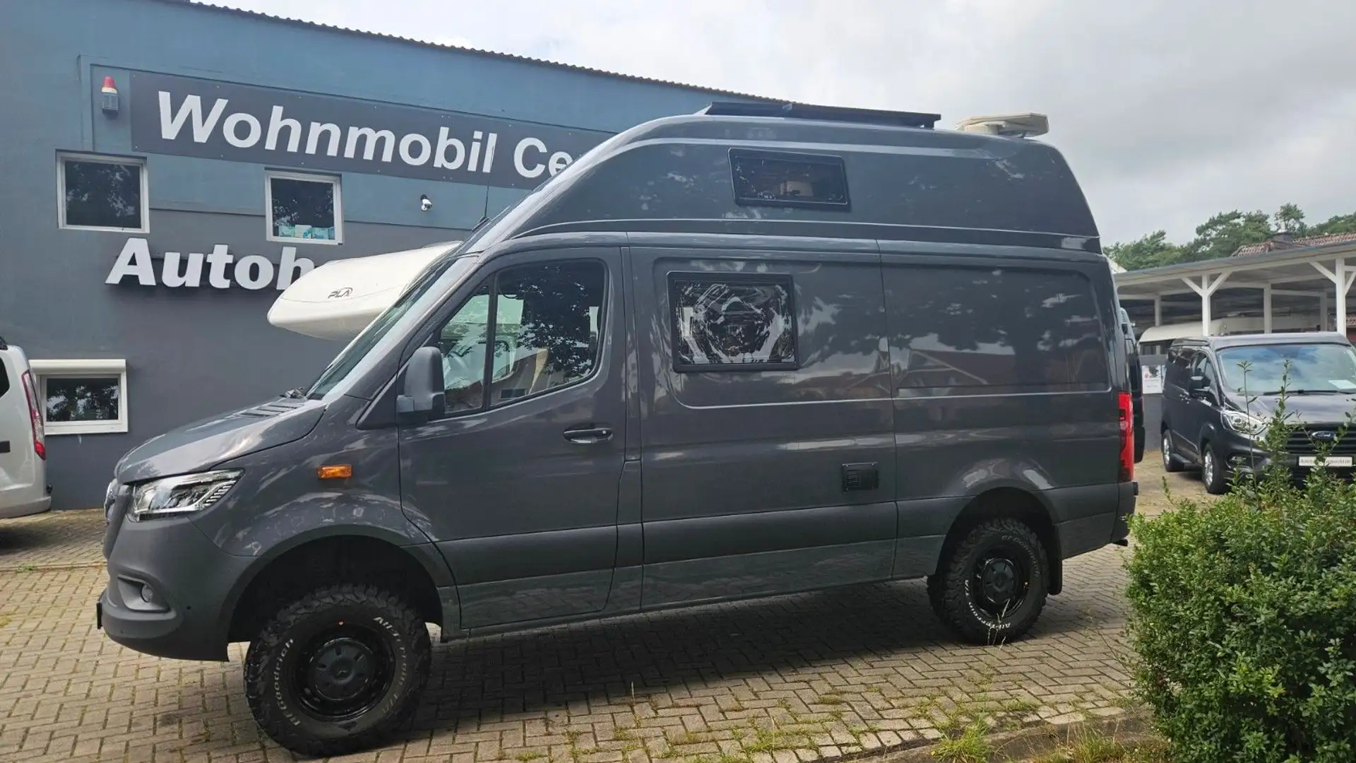 CS Reisemobile Cosmo 3.0 L V6 4x4-Autom-Xen-Solar-Pandora Alarm Gris - 1