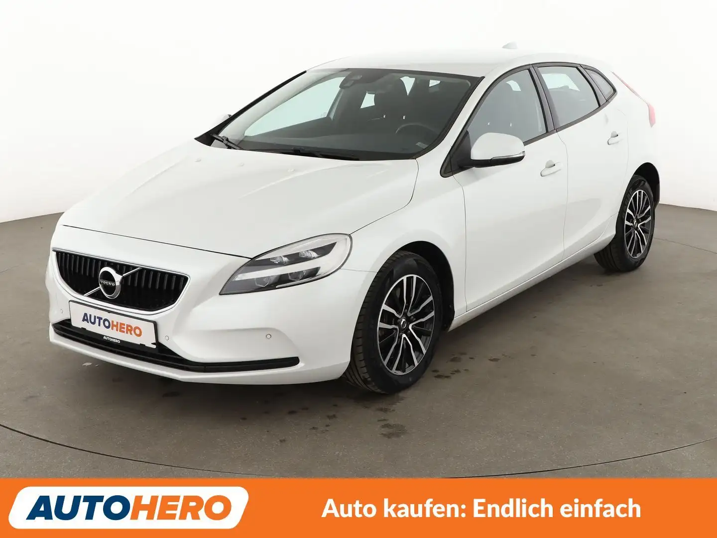 Volvo V40 2.0 D2 Momentum Aut.*NAVI*TEMPO*CAM*PDC* Weiß - 1