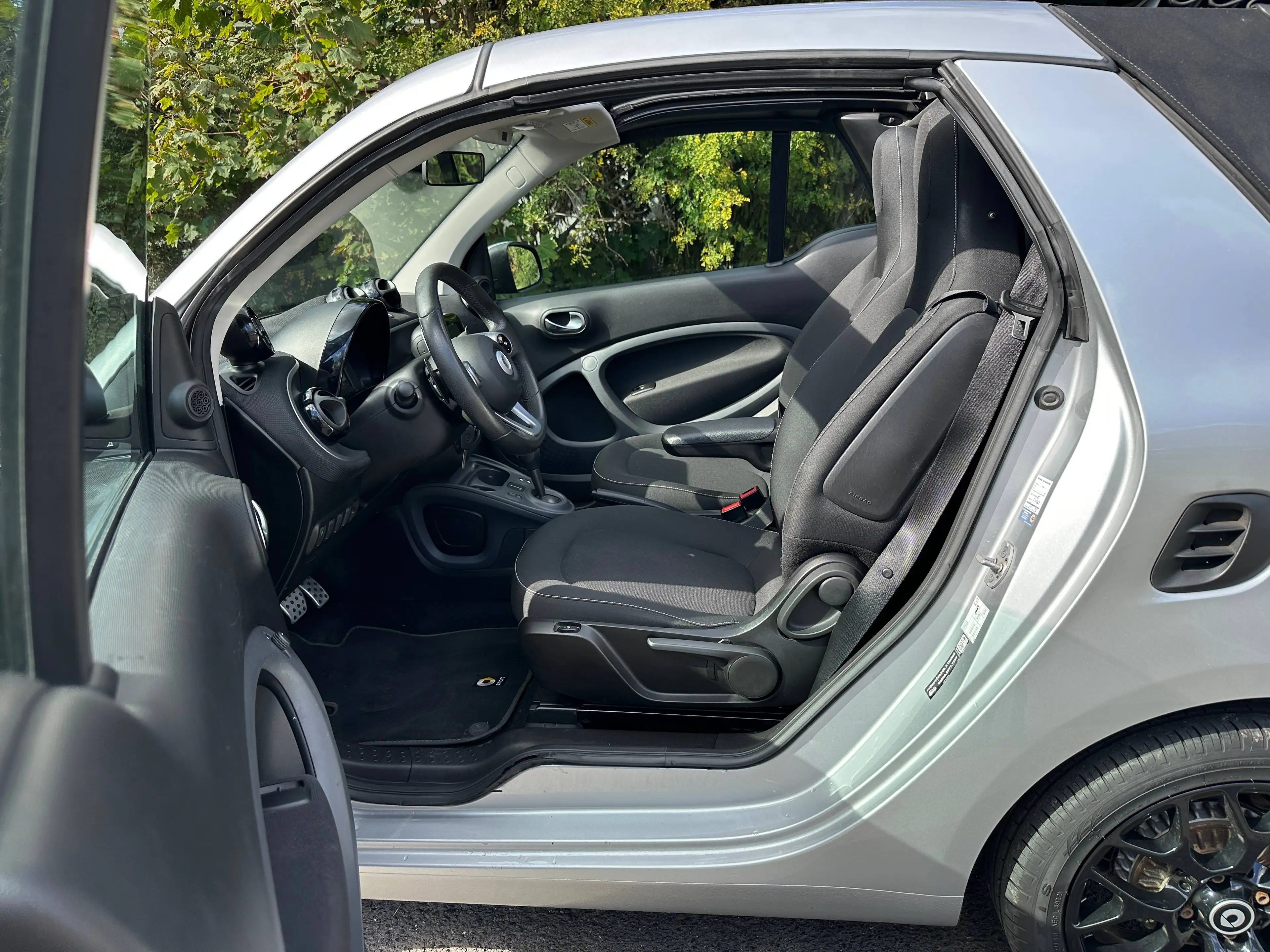 smart forTwo 0.9L 66 kW+NAVI+KLIMA+S-HZG+WENIG-KM — photo 9