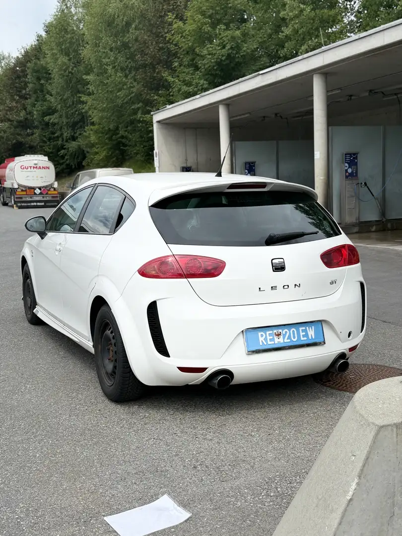 SEAT Leon GT 1,2 TSI Weiß - 2