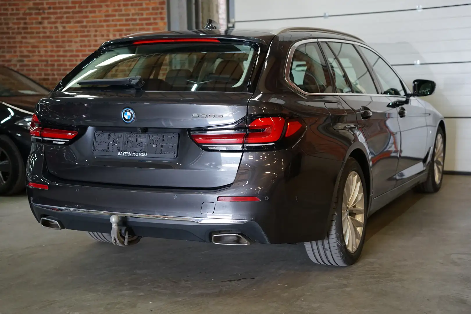 BMW 530 e Automaat Hybride 2021 Luxury Line Facelift Grijs - 2