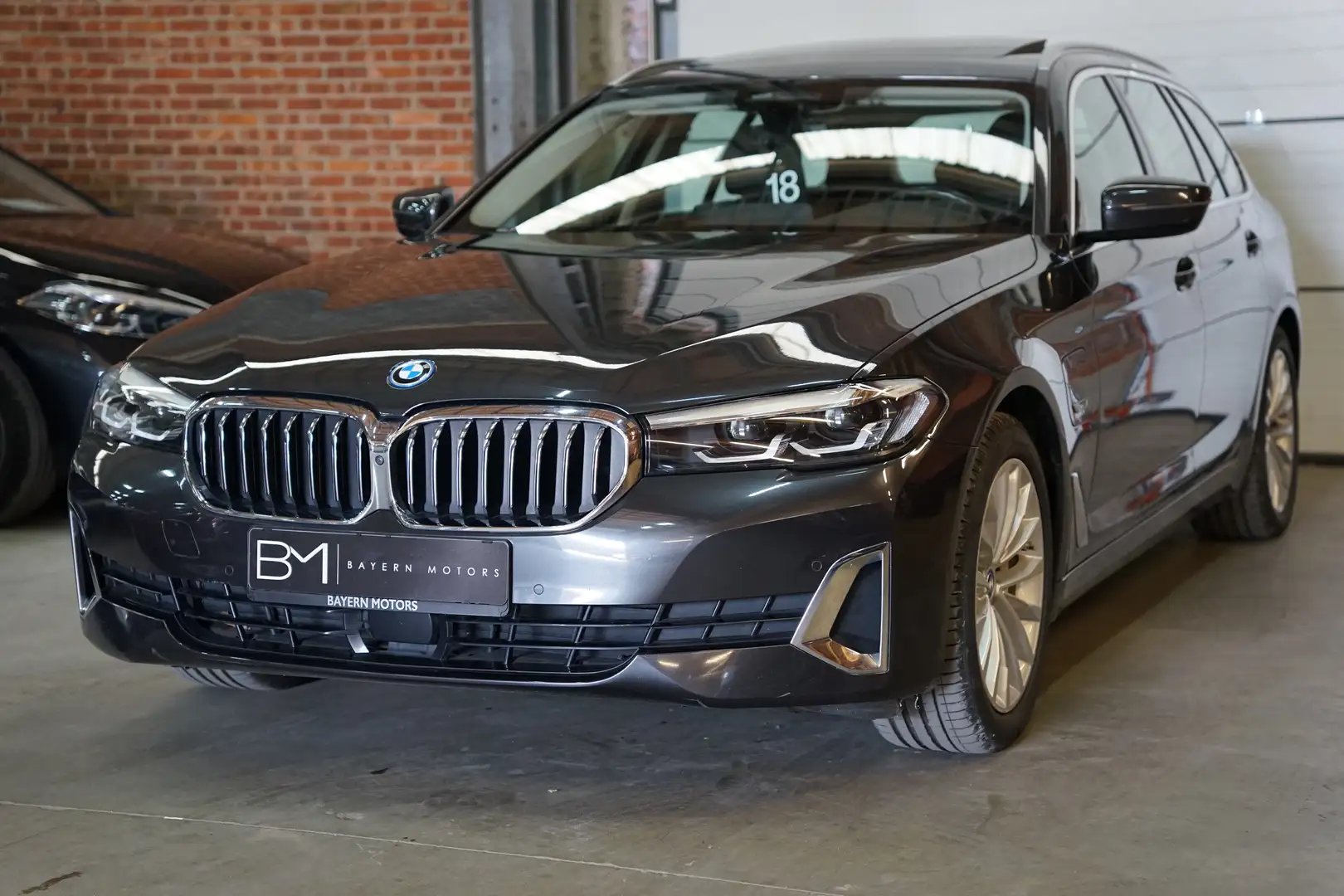 BMW 530 e Automaat Hybride 2021 Luxury Line Facelift Grijs - 1