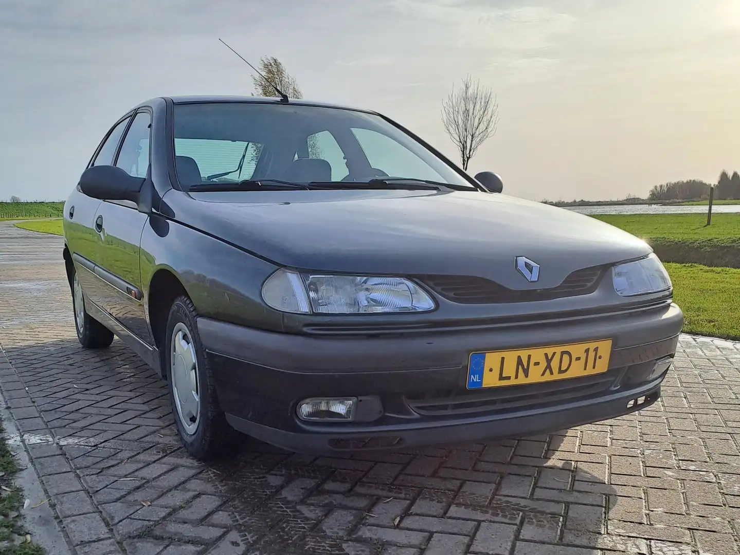 Renault Laguna Laguna 1.8 RT Alizé Vert - 1
