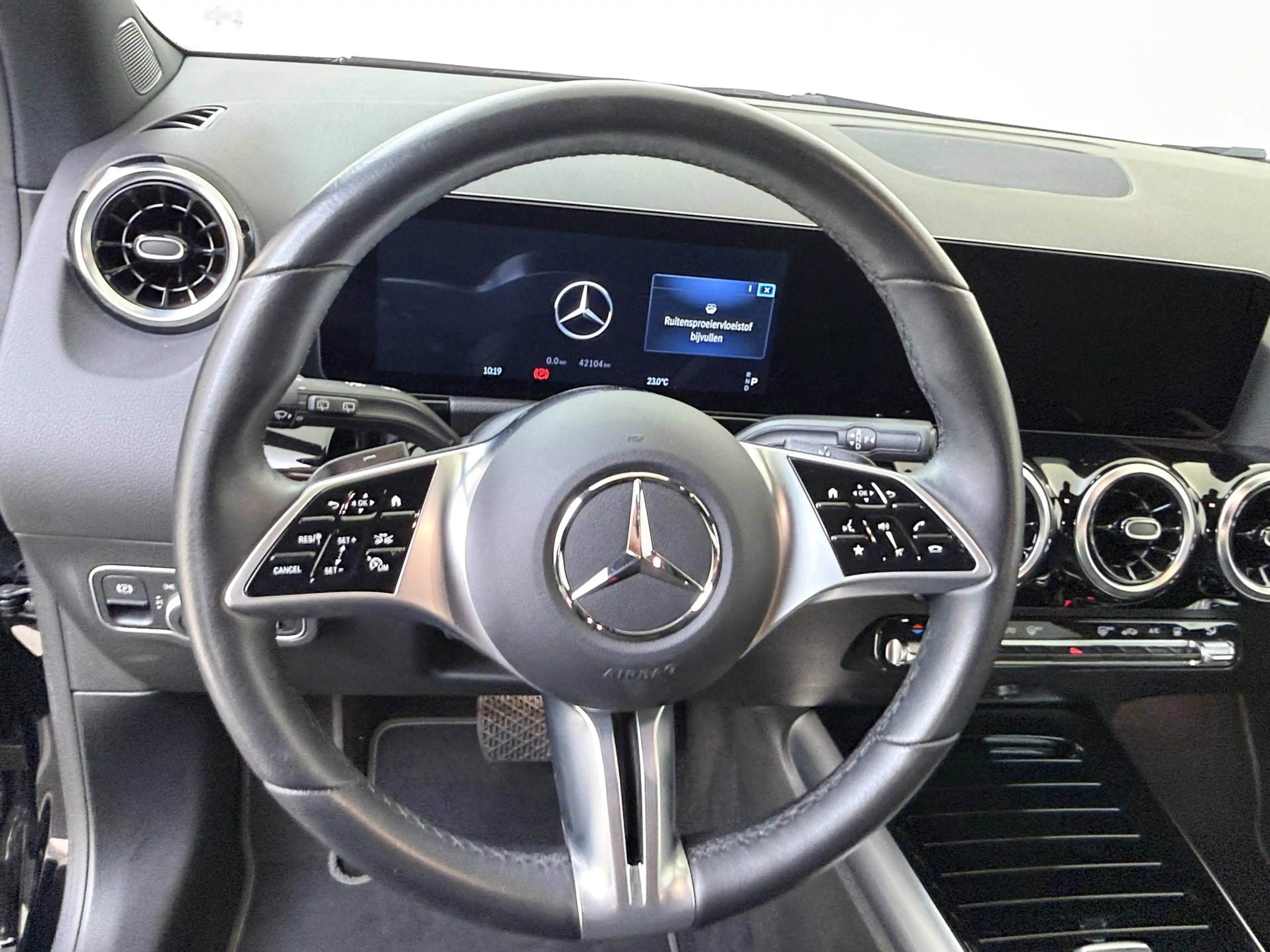 Mercedes-Benz GLA 250 e Luxury Line / Winter Pack/ Carplay — photo 10