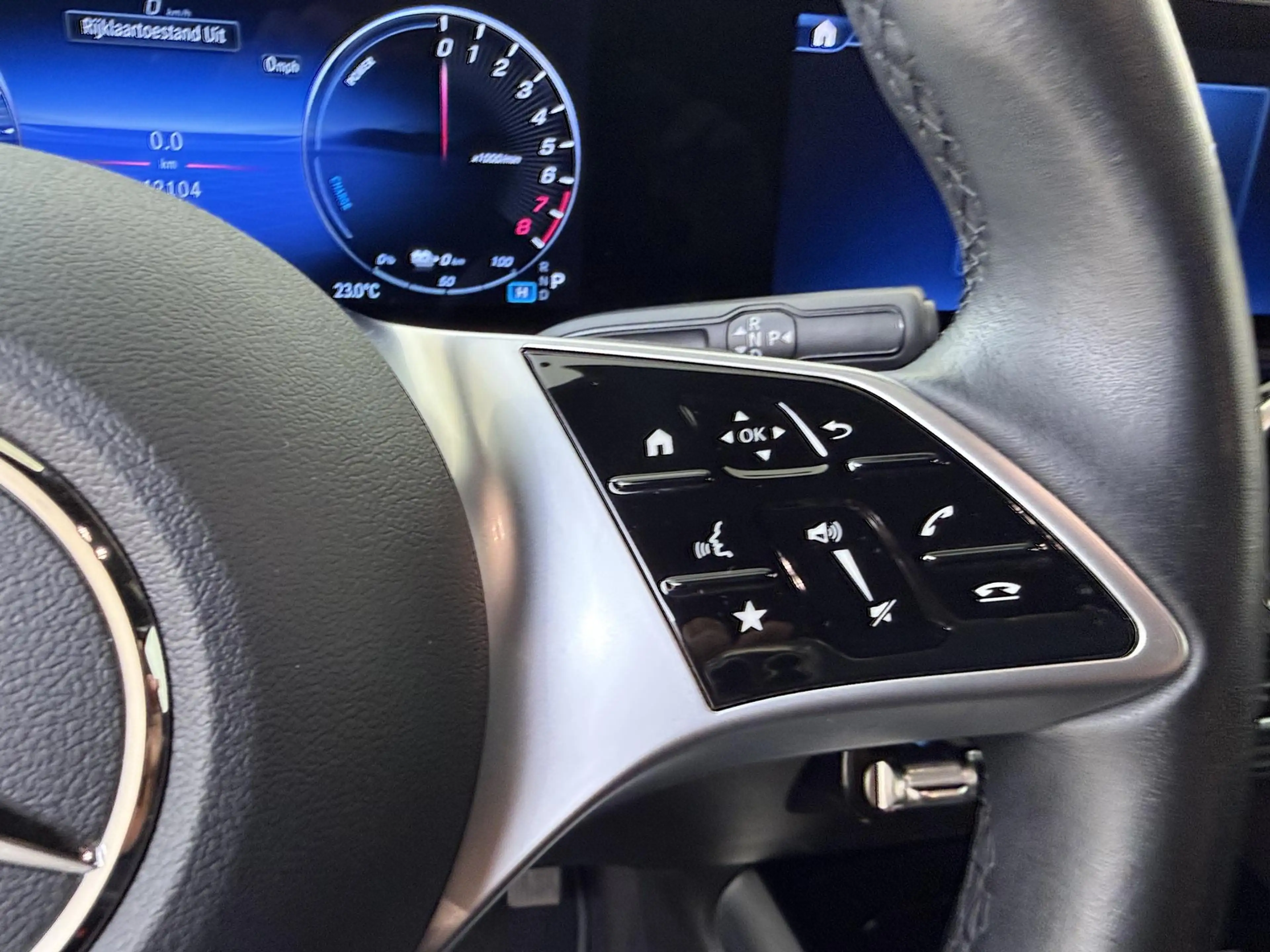 Mercedes-Benz GLA 250 e Luxury Line / Winter Pack/ Carplay — photo 13