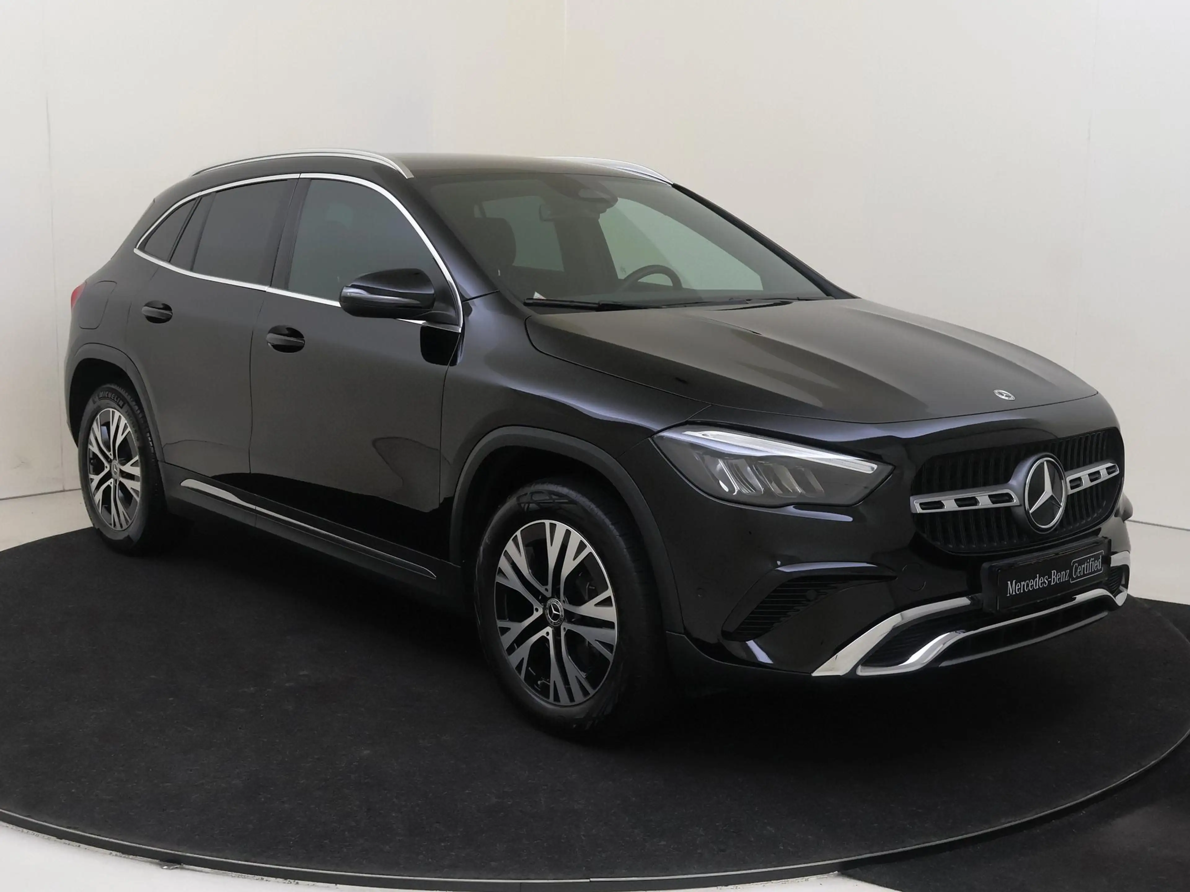 Mercedes-Benz GLA 250 e Luxury Line / Winter Pack/ Carplay — photo 2