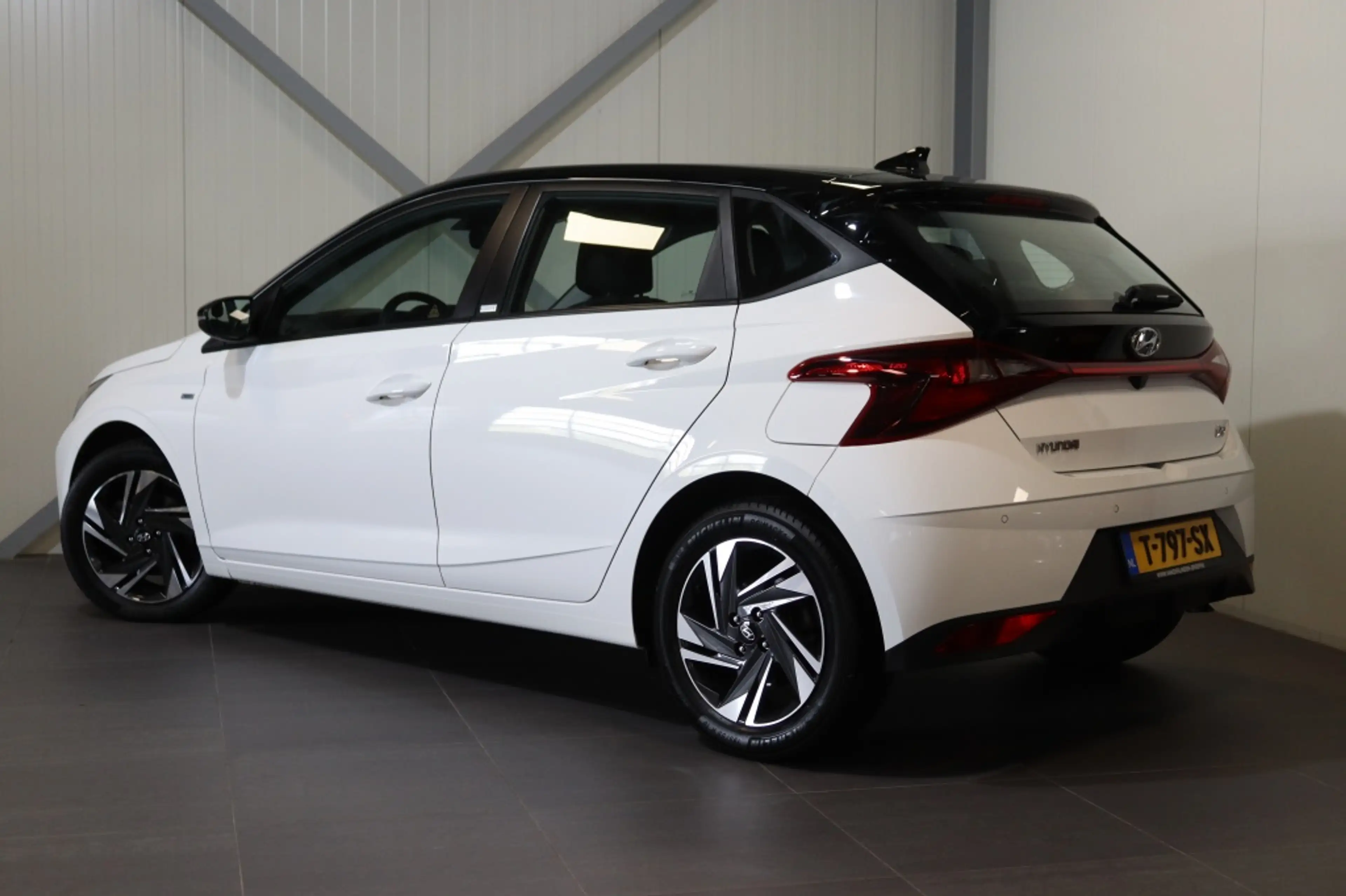 Hyundai i20 1.0 T-GDI Comfort|CarPlay|Winterpakket|DesignPack" — photo 4