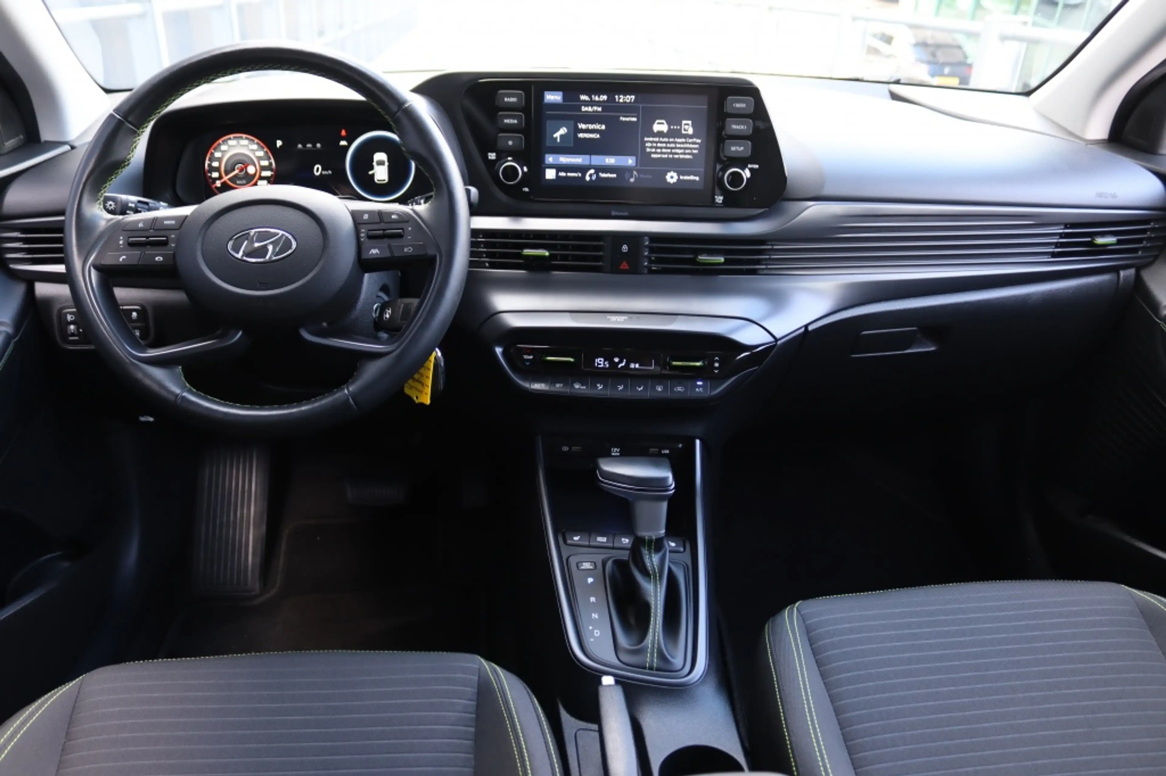 Hyundai i20 1.0 T-GDI Comfort|CarPlay|Winterpakket|DesignPack" — photo 13