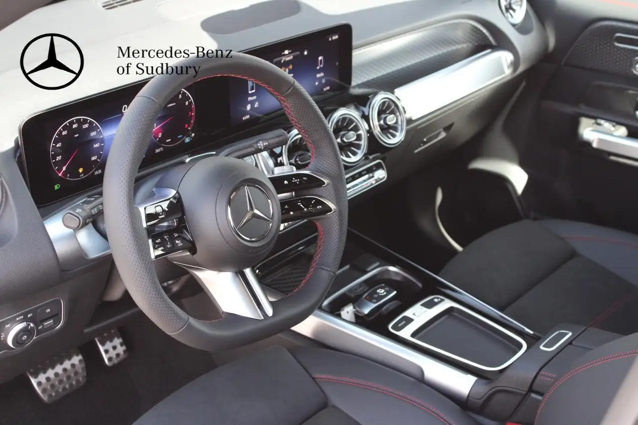 Mercedes-Benz GLB снимка Mercedes-Benz GLB