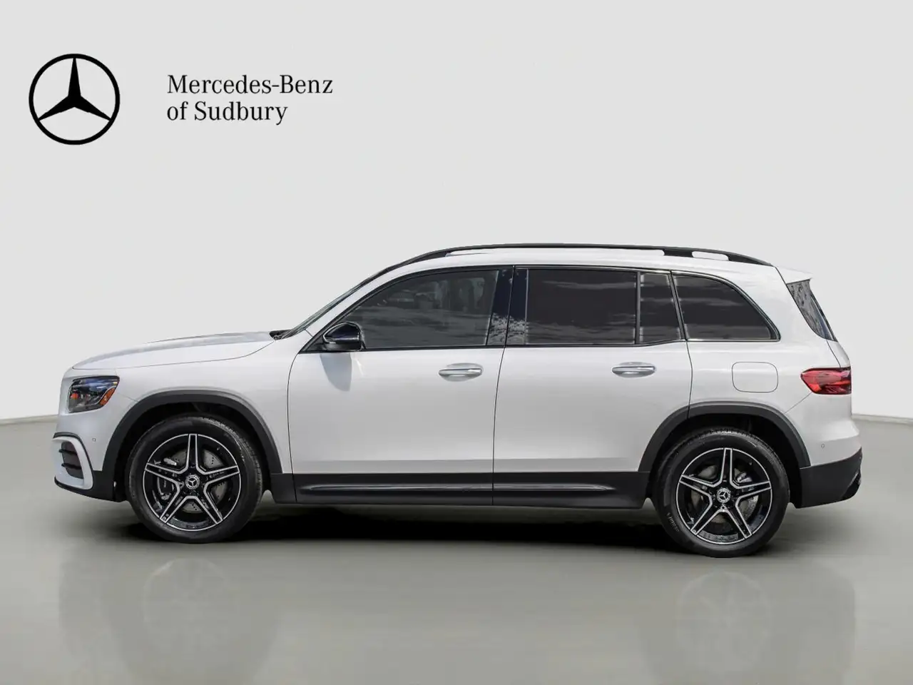 Mercedes-Benz GLB снимка Mercedes-Benz GLB