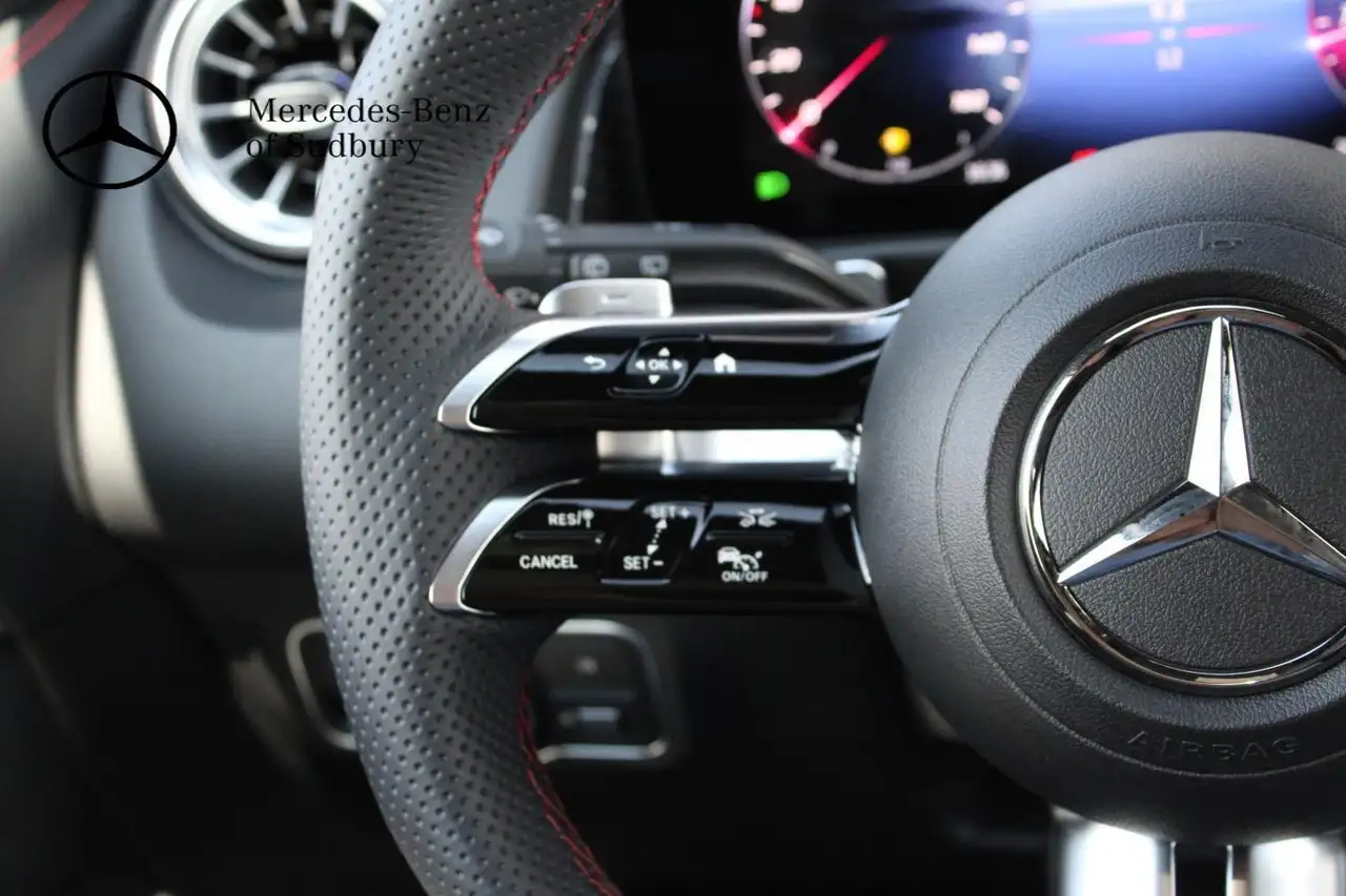 Mercedes-Benz GLB снимка Mercedes-Benz GLB