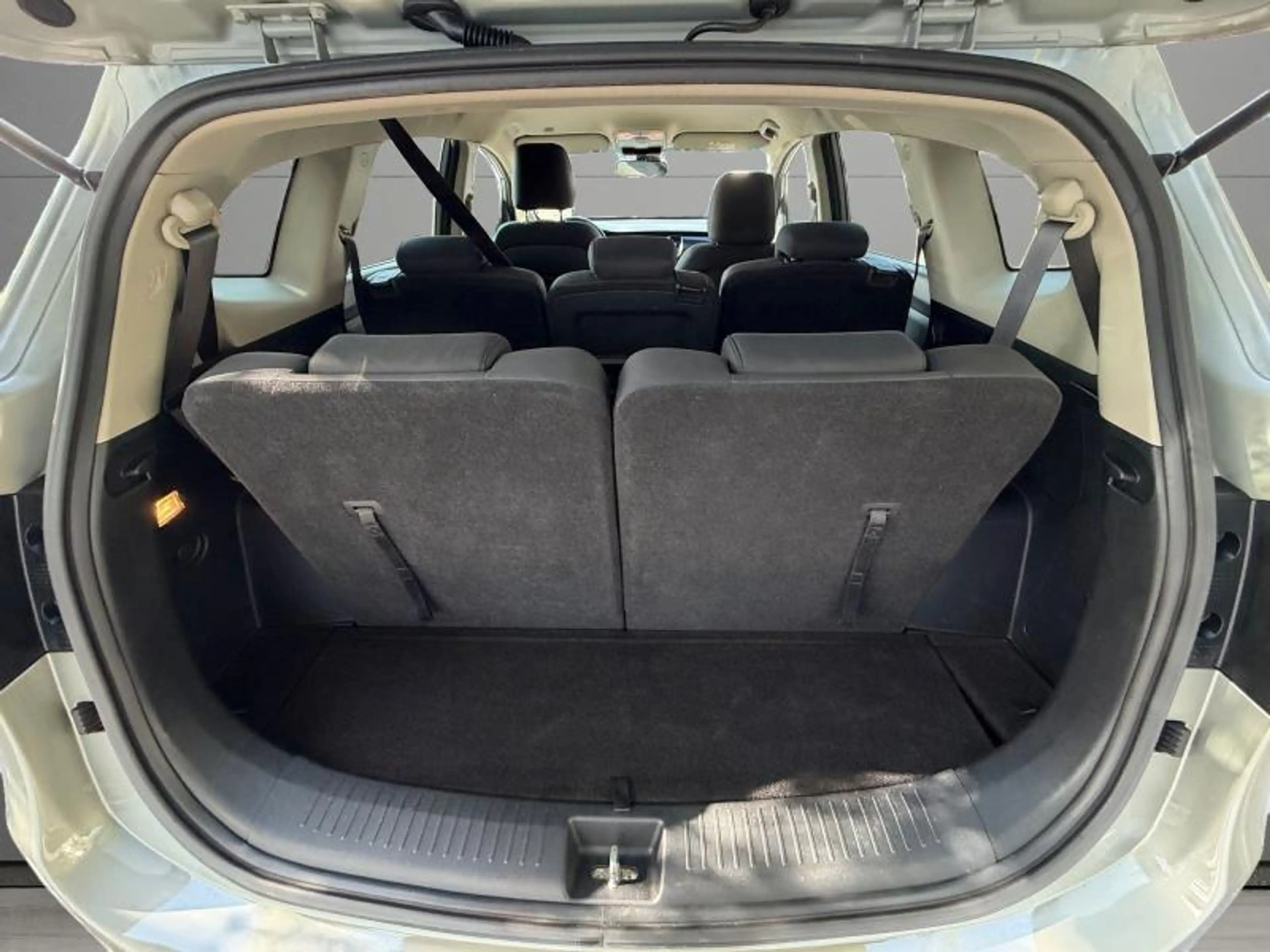 Kia Carens 7places 1.7CRDi 116cv Beige 03/16 Airco GPS USB — photo 15