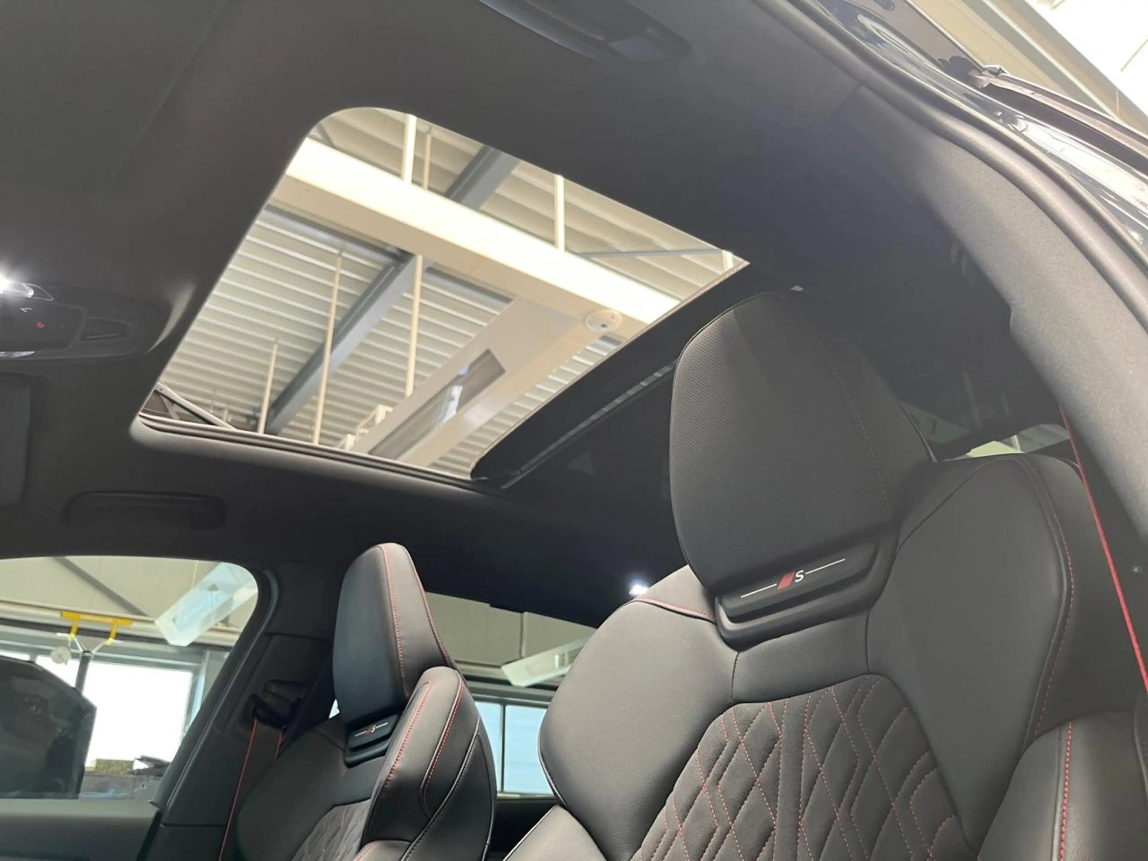 Audi Q6 e-tron 100 kWh 50 Performance Advanced — photo 12