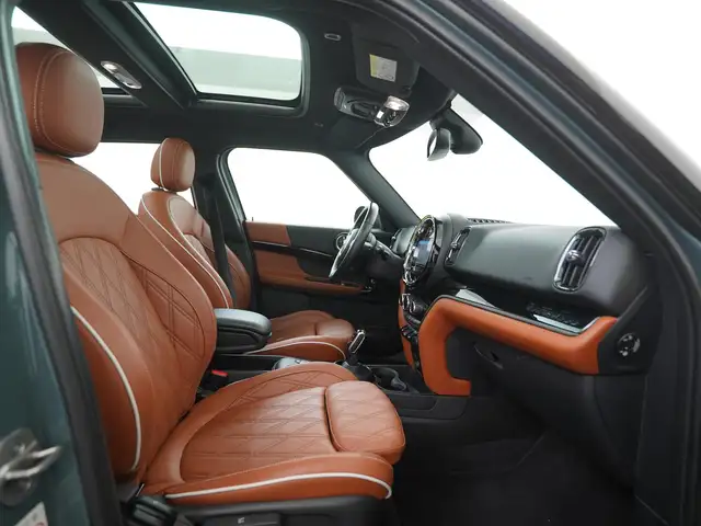 MINI Countryman view 3