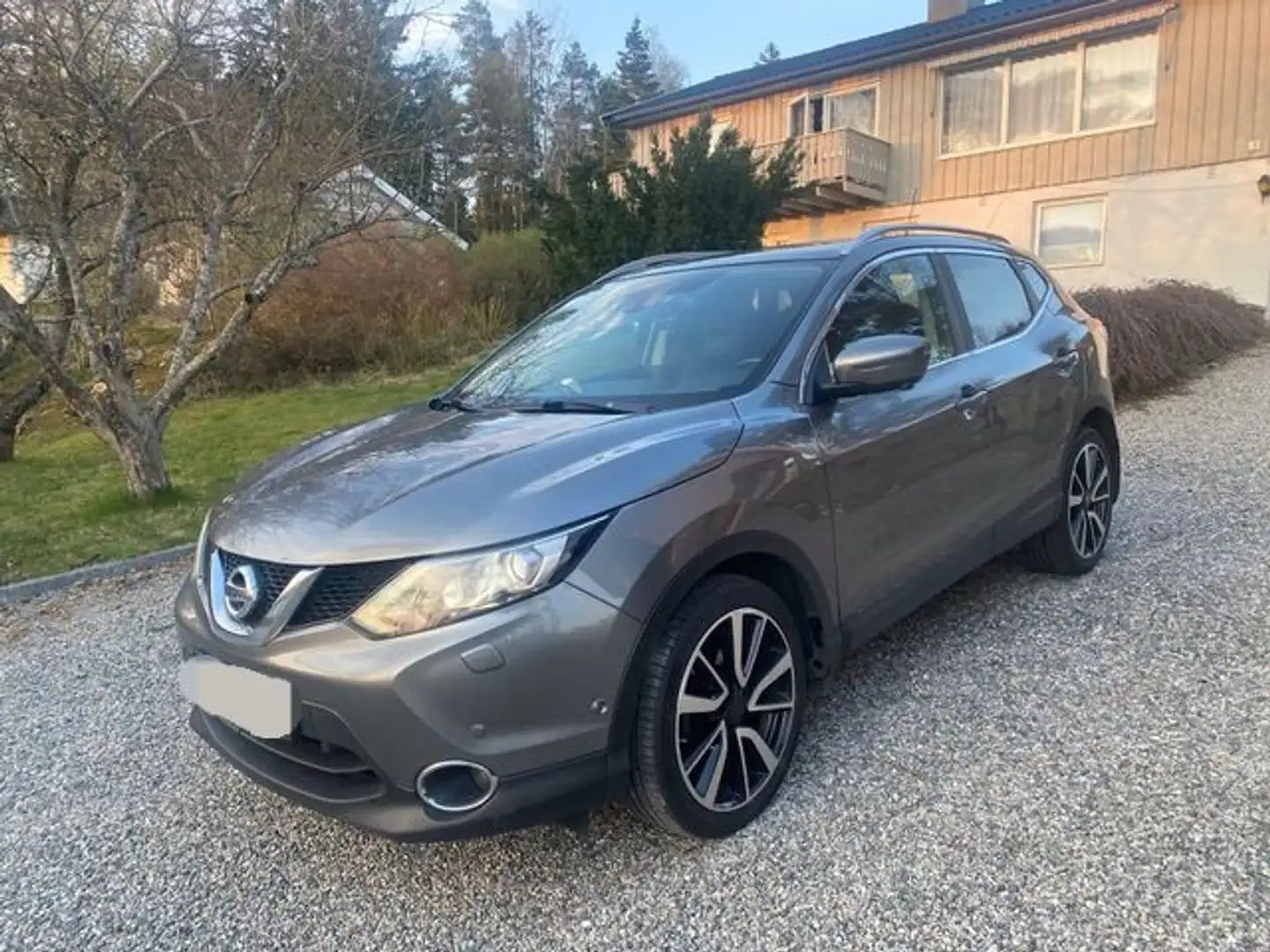Nissan Qashqai 1.2 DIG-T 2017 Grijs - 1