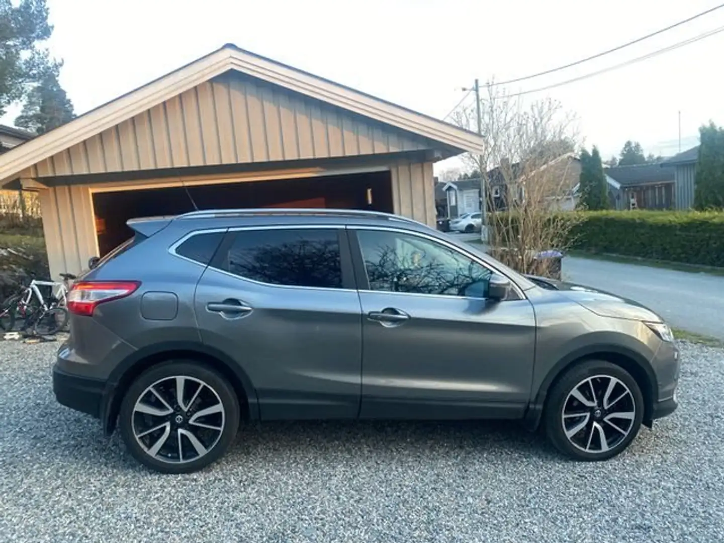 Nissan Qashqai 1.2 DIG-T 2017 Grijs - 2