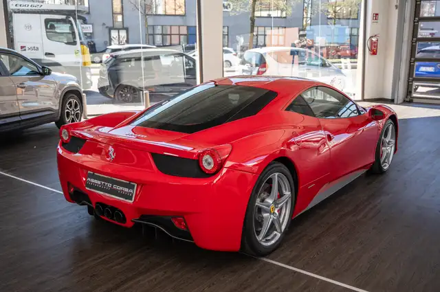 Ferrari 458 view 4