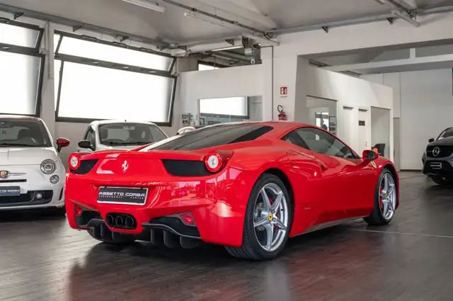 Ferrari 458 view 8