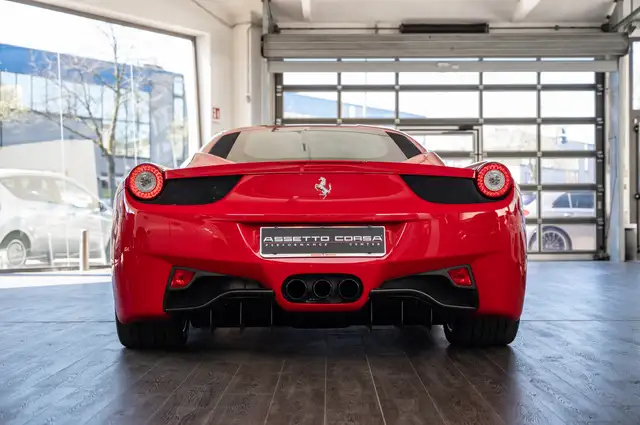 Ferrari 458 view 5