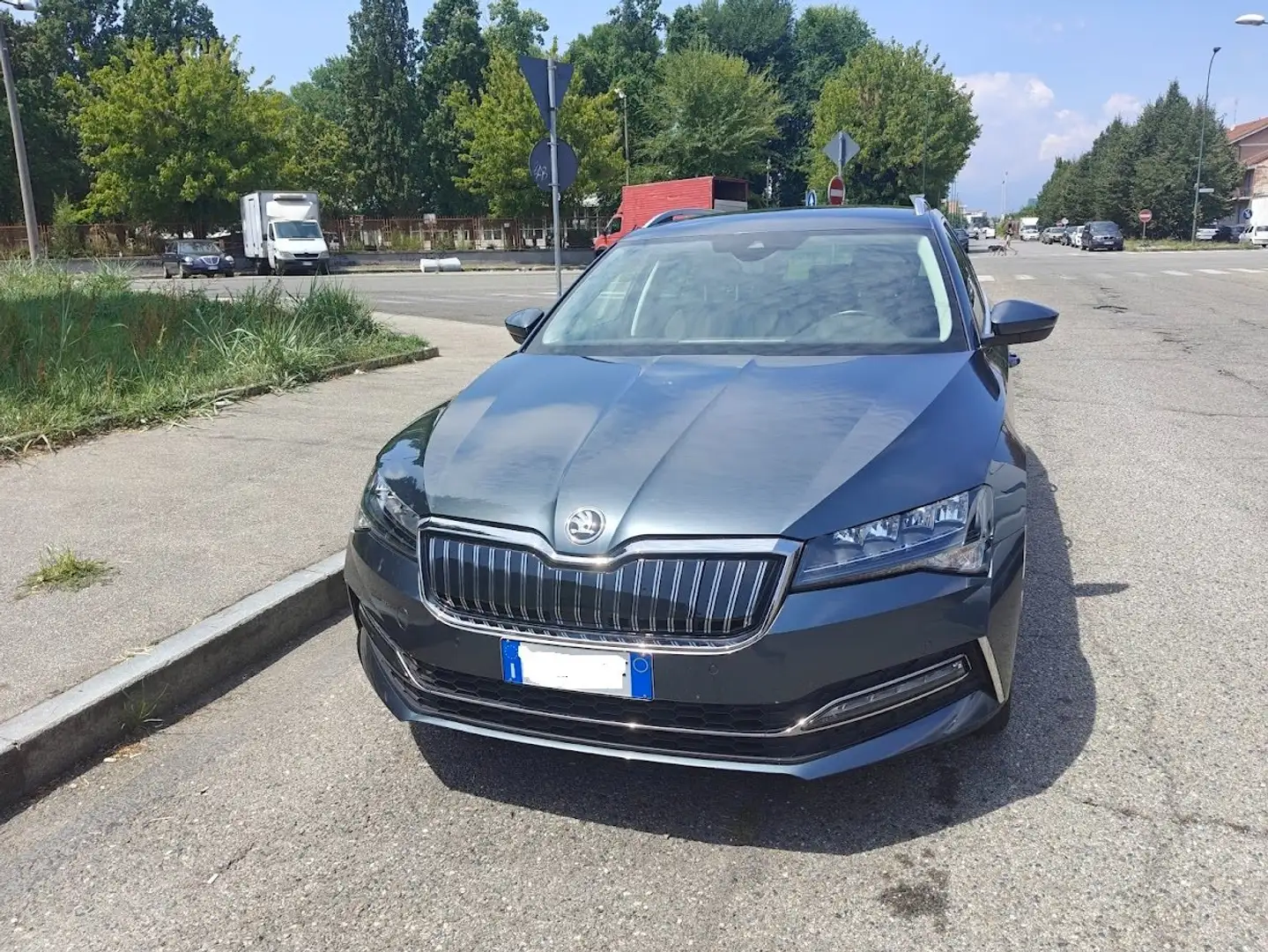 Skoda Superb Superb Wagon iV 1.4 tsi PHEV Executive Grigio - 1