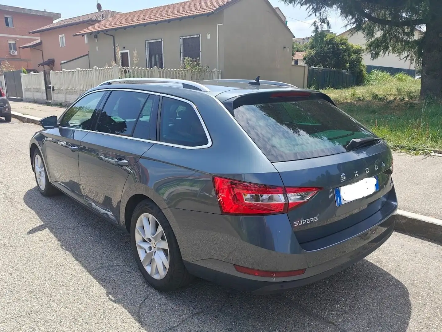 Skoda Superb Superb Wagon iV 1.4 tsi PHEV Executive Grigio - 2