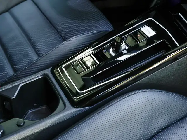 Volkswagen Golf view 11