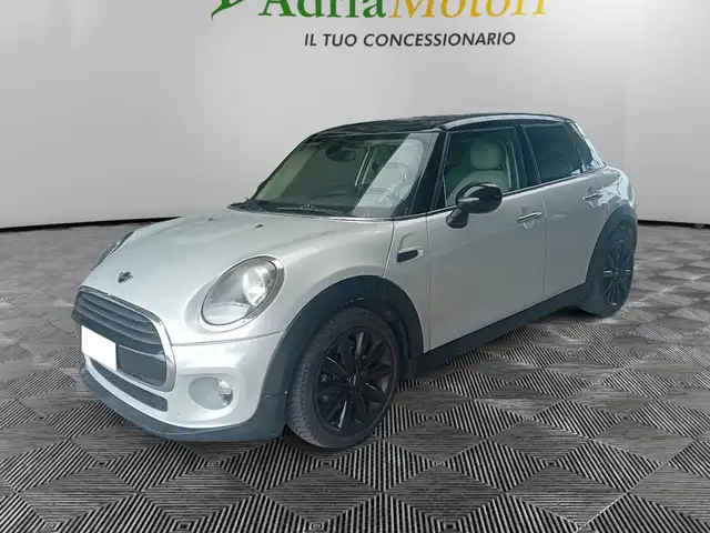 MINI Cooper Mini 5p 1.5 Cooper D Hype auto