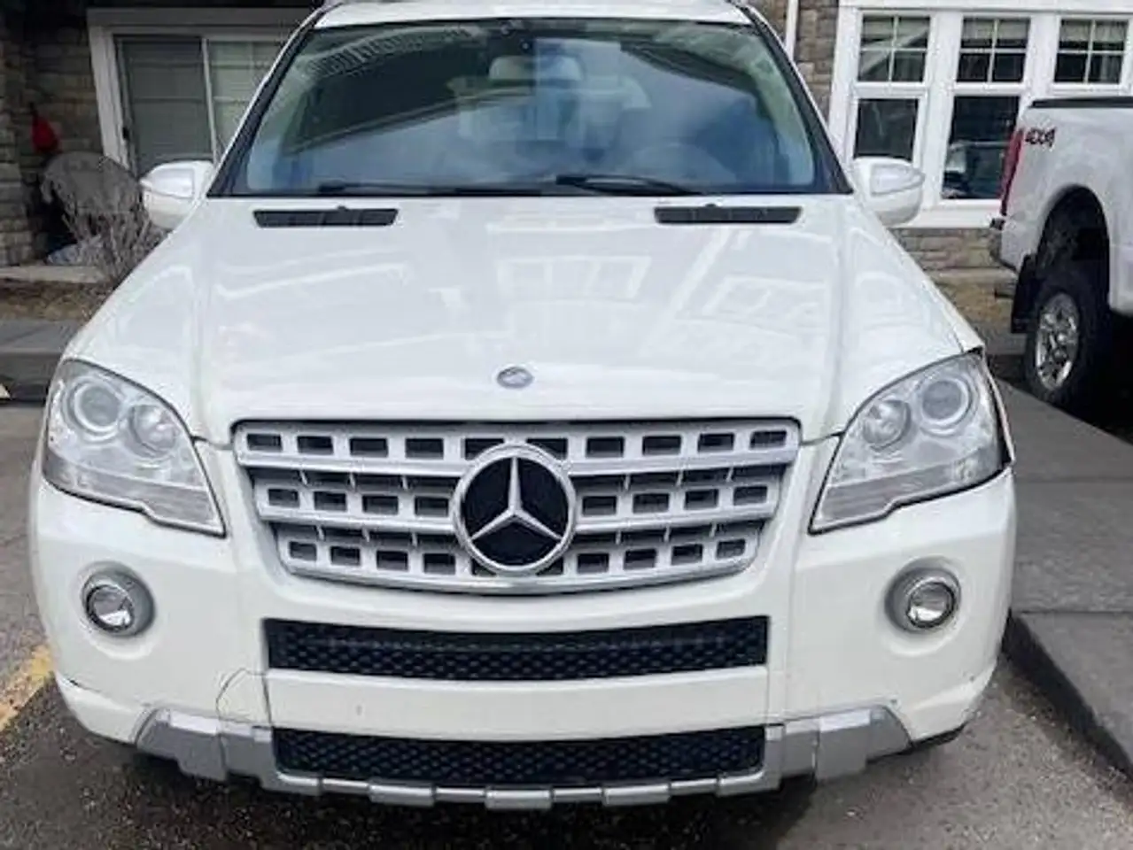 Mercedes-Benz M-Class снимка Mercedes-Benz M-Class