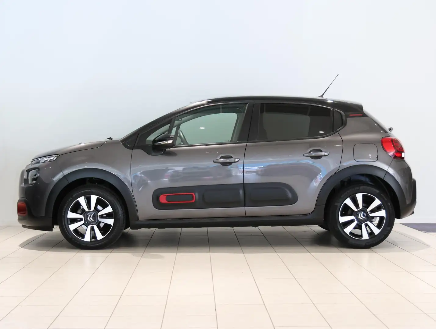Citroen C3 1.2 C-Series 110 pk | Navigatie | Parkeersensoren Grijs - 2