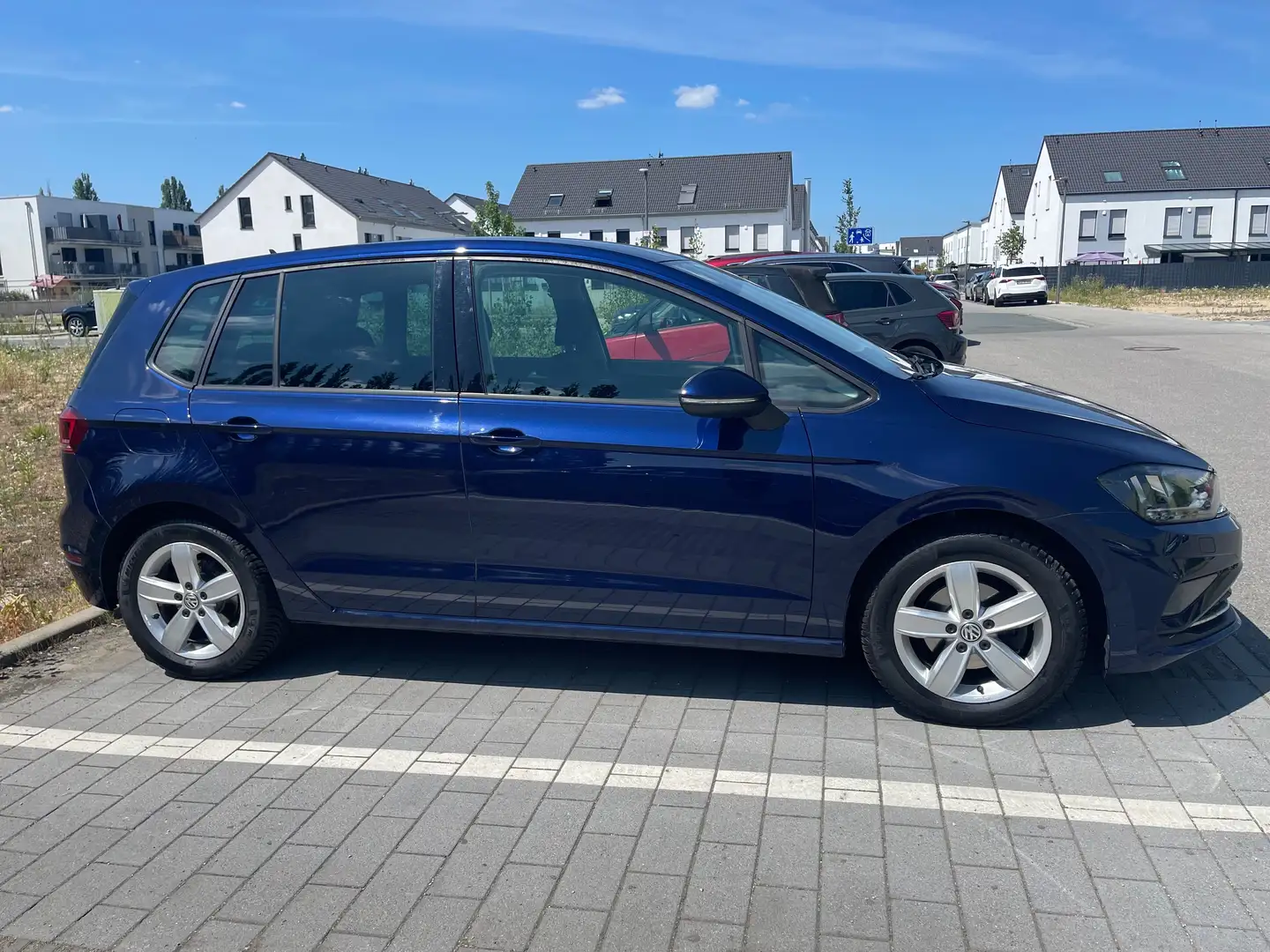 Volkswagen Golf Sportsvan Golf Sportsvan 1.0 TSI Comfortline Blau - 2