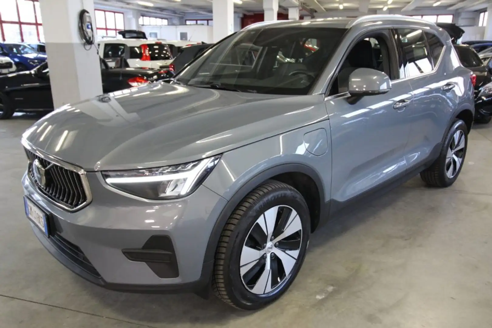 Volvo XC40 T5 Recharge Plug-in Hybrid automatico Core Orange - 2