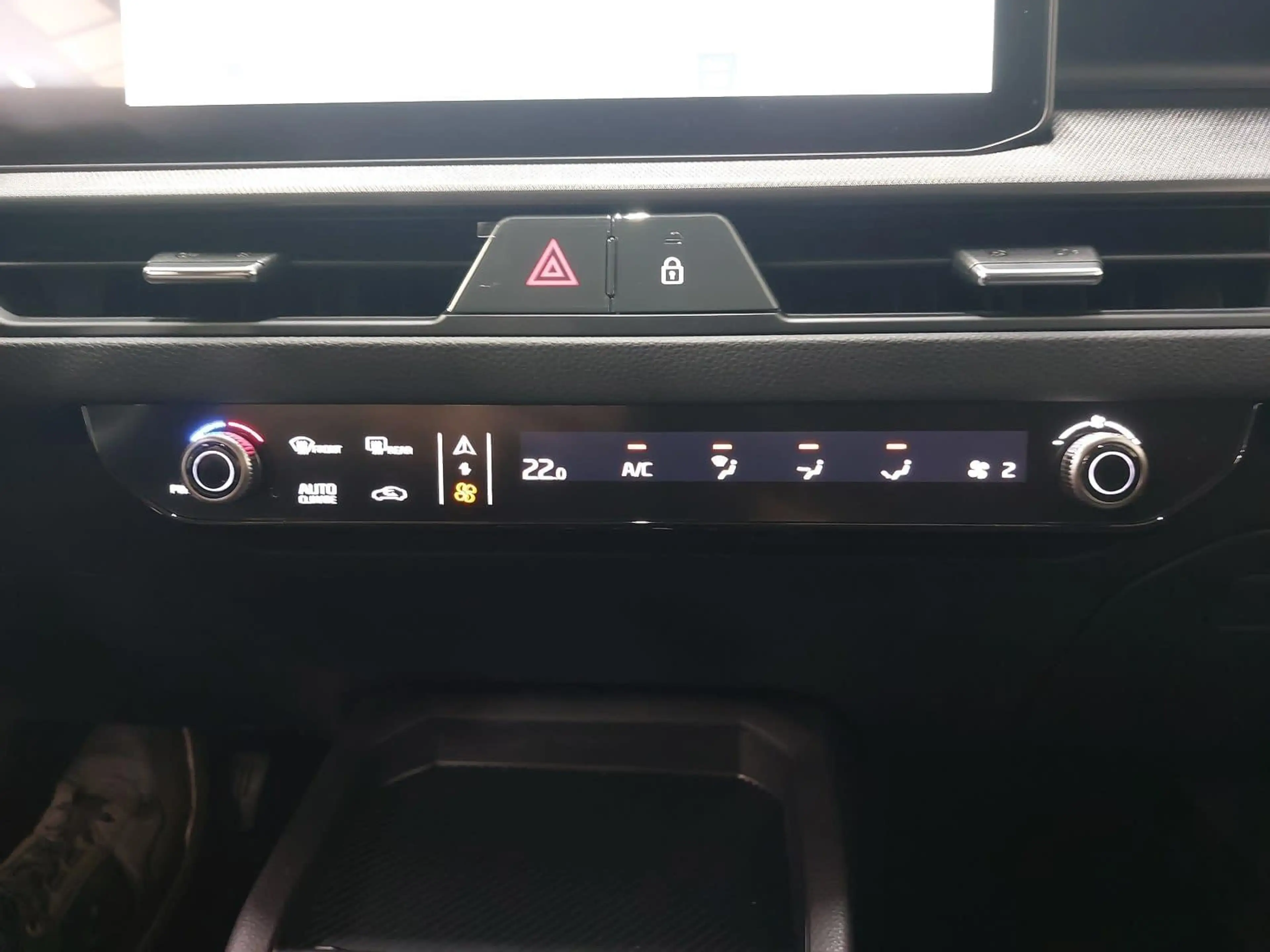 Kia Stonic STONIC 1.0 T-GDI 100 DCT VISION MJ26 SITZH. NAVI — photo 12