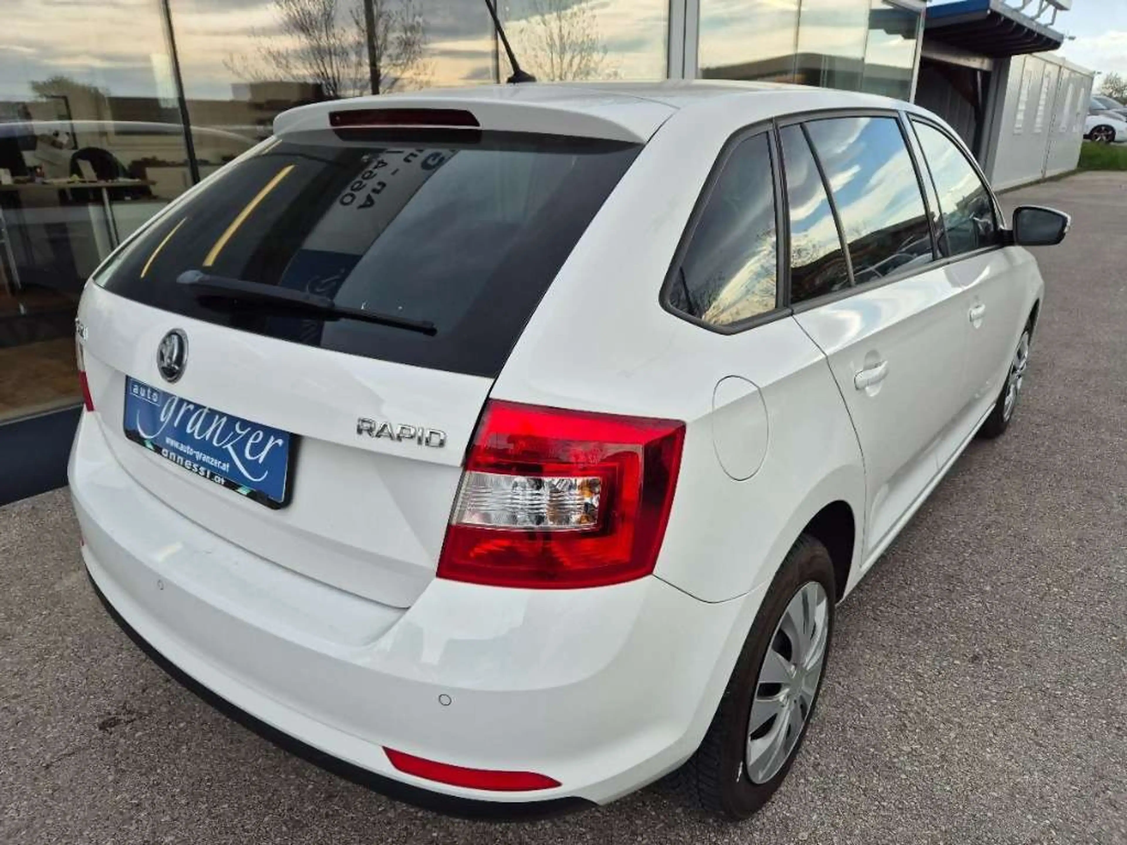 Skoda Rapid/Spaceback Rapid Spaceback 1,6 TDI Sport — photo 5