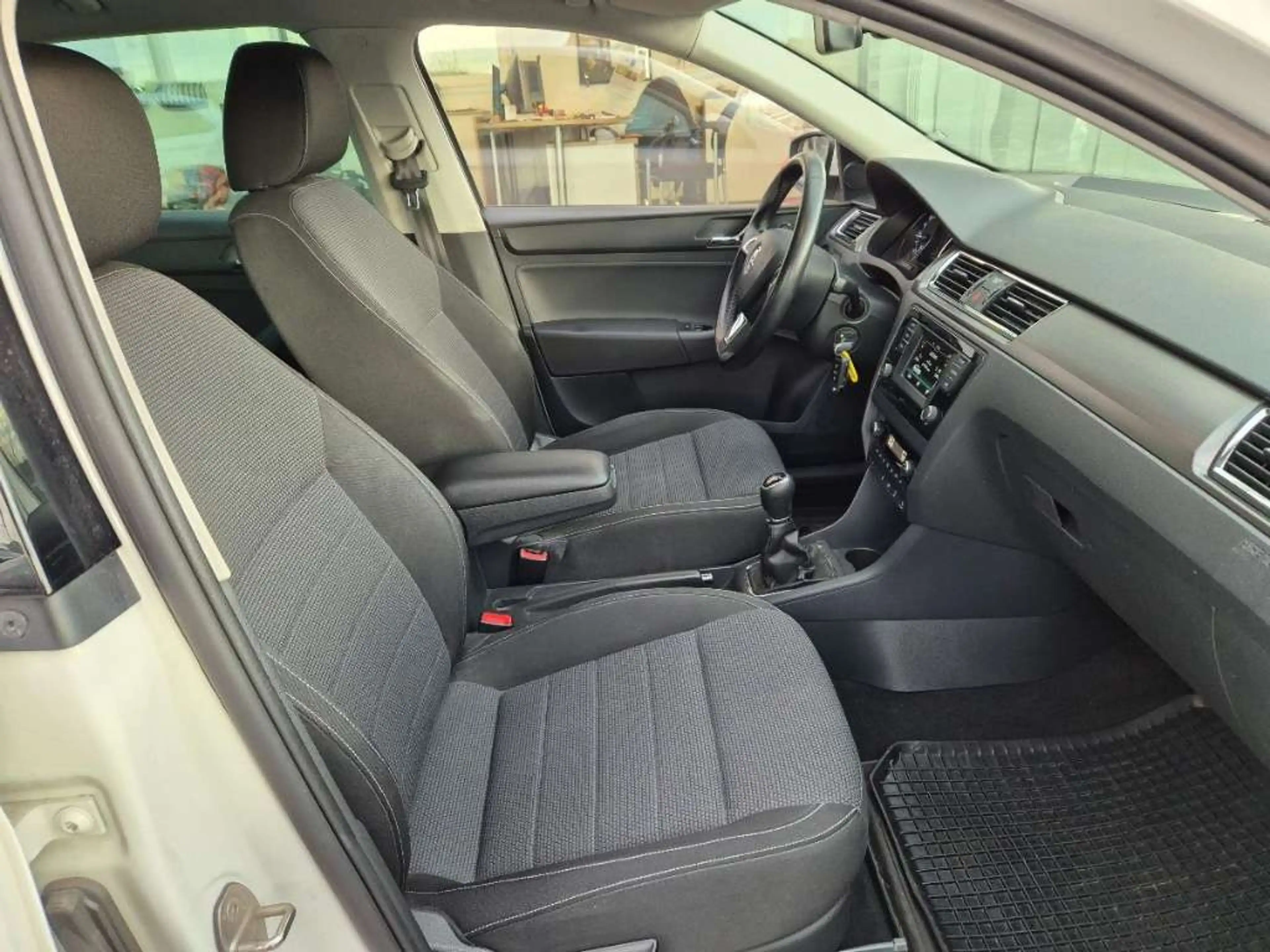 Skoda Rapid/Spaceback Rapid Spaceback 1,6 TDI Sport — photo 11