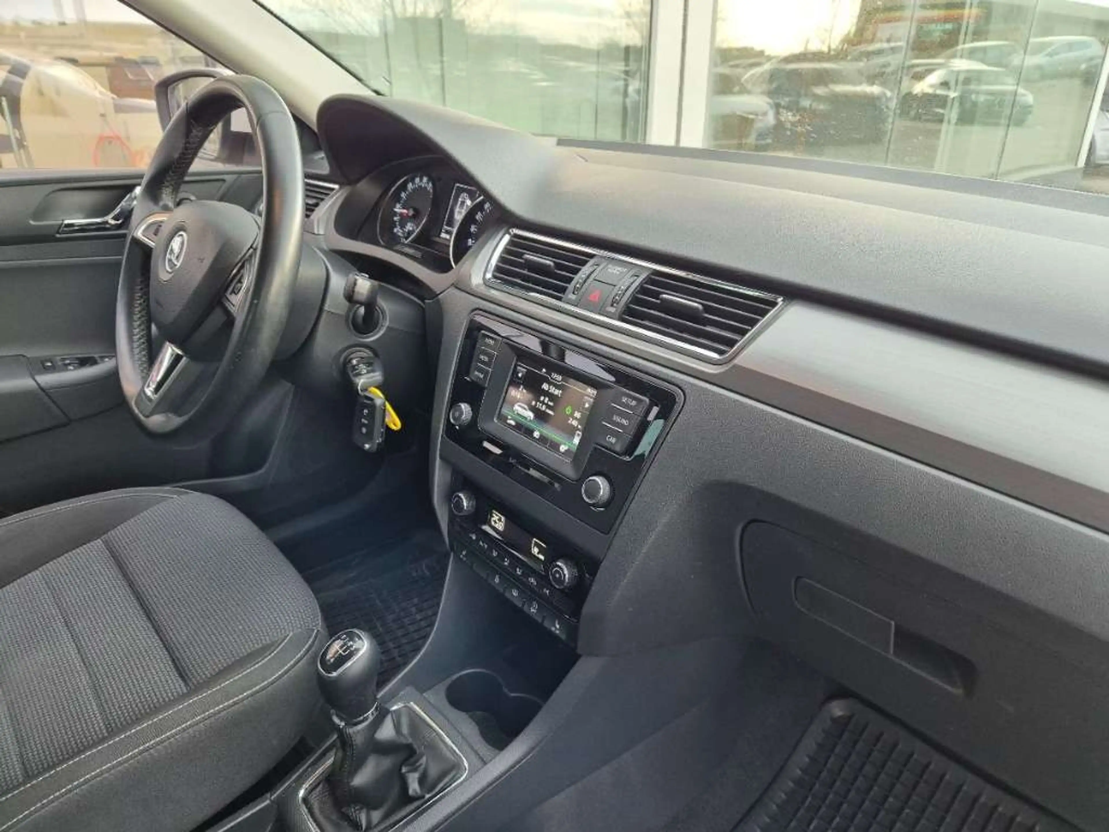 Skoda Rapid/Spaceback Rapid Spaceback 1,6 TDI Sport — photo 12