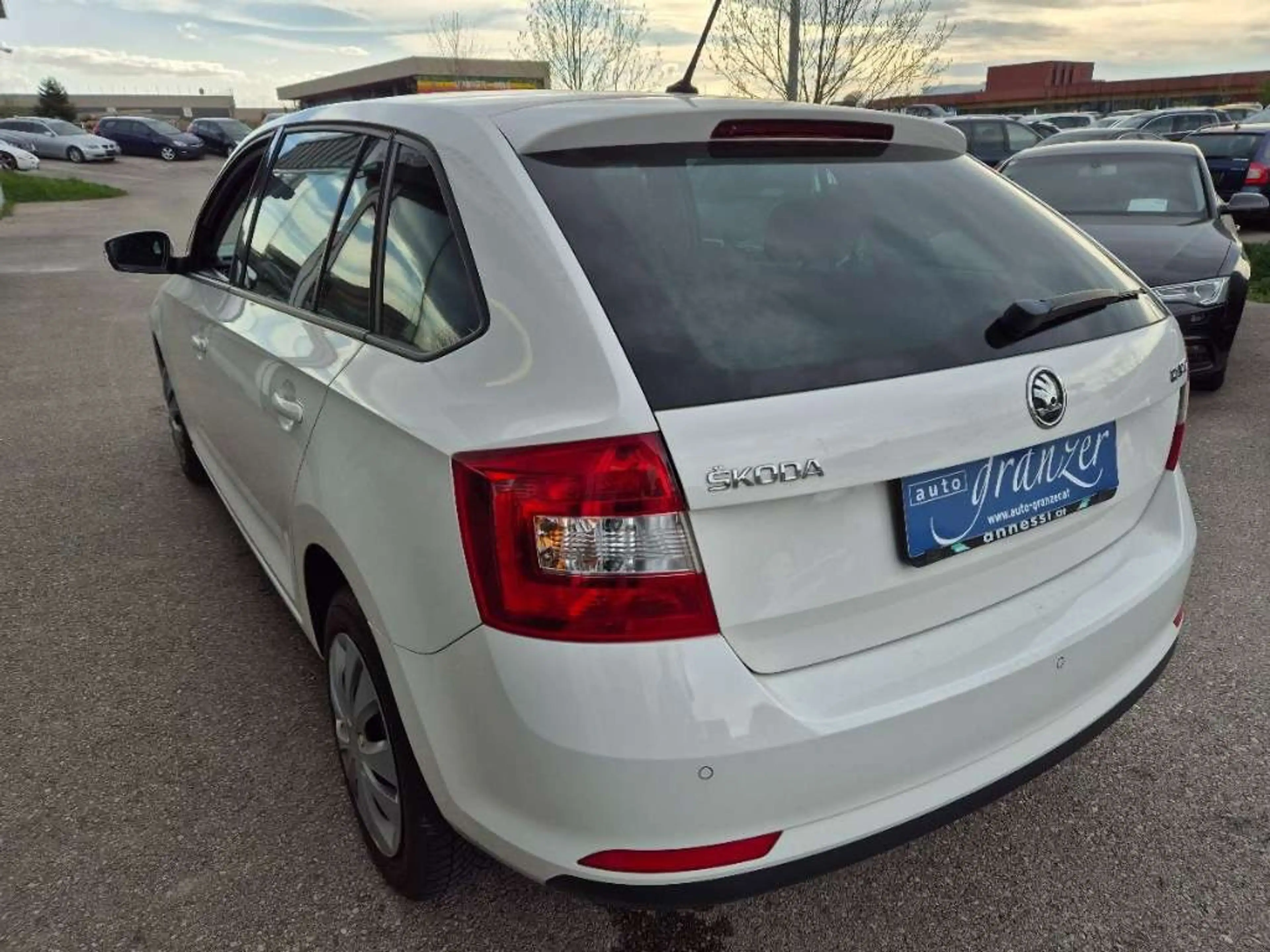 Skoda Rapid/Spaceback Rapid Spaceback 1,6 TDI Sport — photo 7